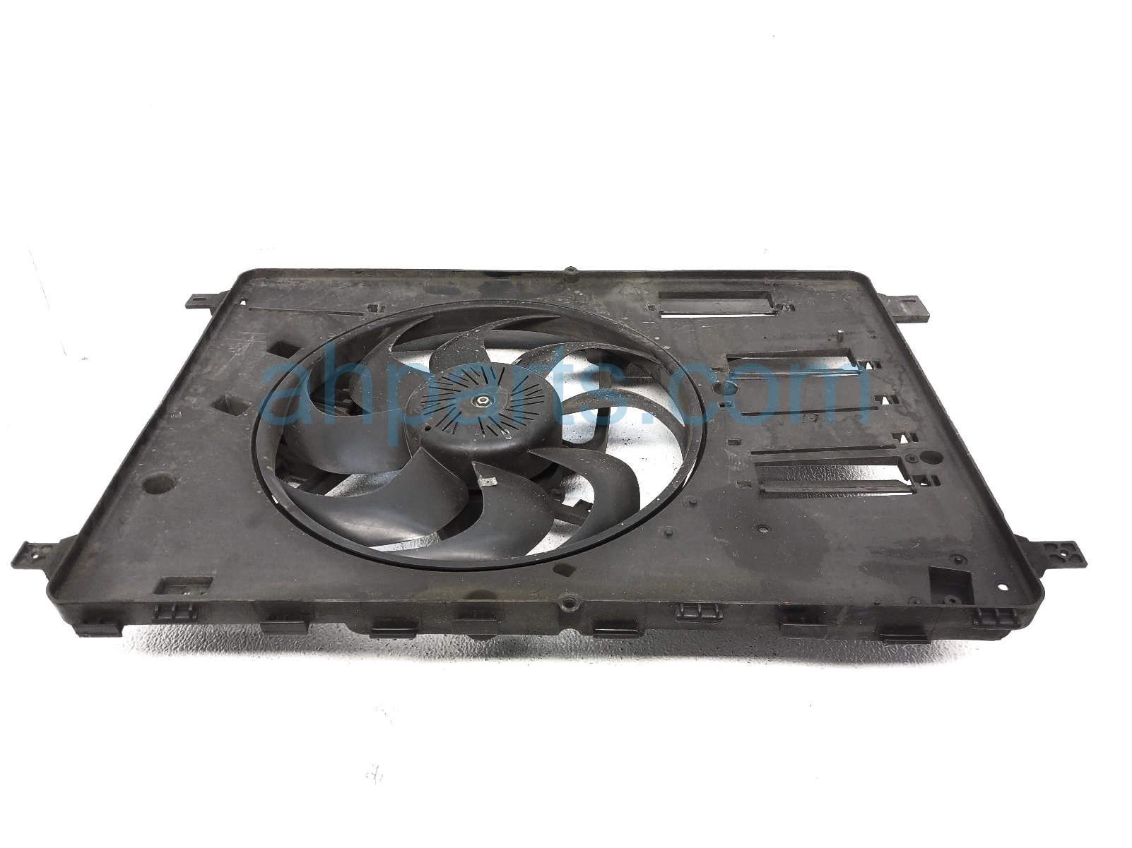 $99 Volvo RADIATOR COOLING FAN ASSEMBLY $99 Volvo RADIATOR COOLING FAN ASSEMBLY