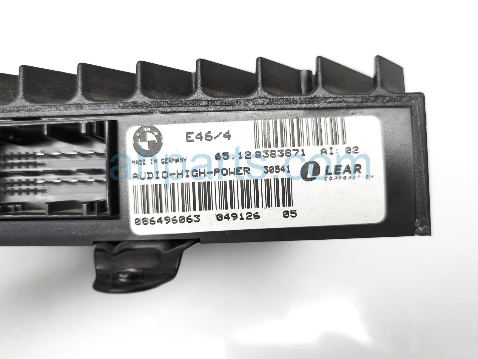2003 BMW 325i Audio Amplifier Unit 65-12-8-383-871,