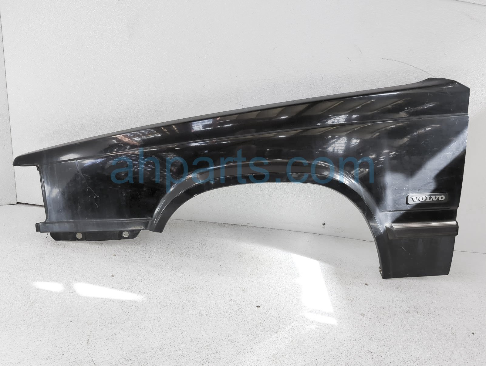 $95 Volvo LH SIDE FENDER - BLACK $95 Volvo LH SIDE FENDER - BLACK