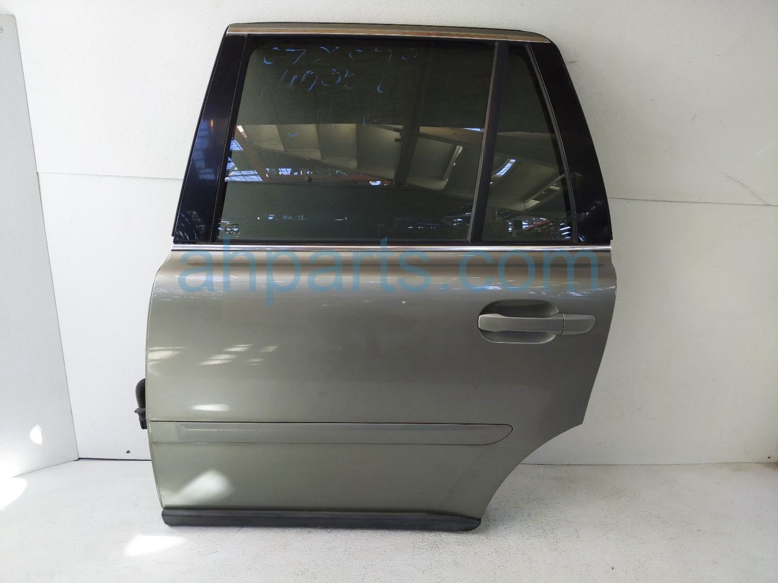 $140 Volvo RR/LH SIDE DOOR - GREY/GREEN $140 Volvo RR/LH SIDE DOOR - GREY/GREEN