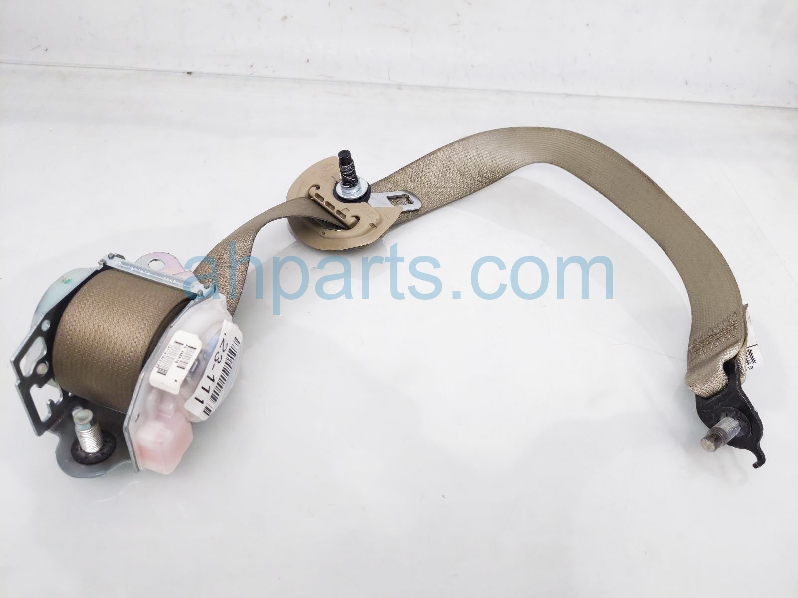 $35 Acura 2ND ROW CENTER LH RETRACTOR - TAN $35 Acura 2ND ROW CENTER LH RETRACTOR - TAN