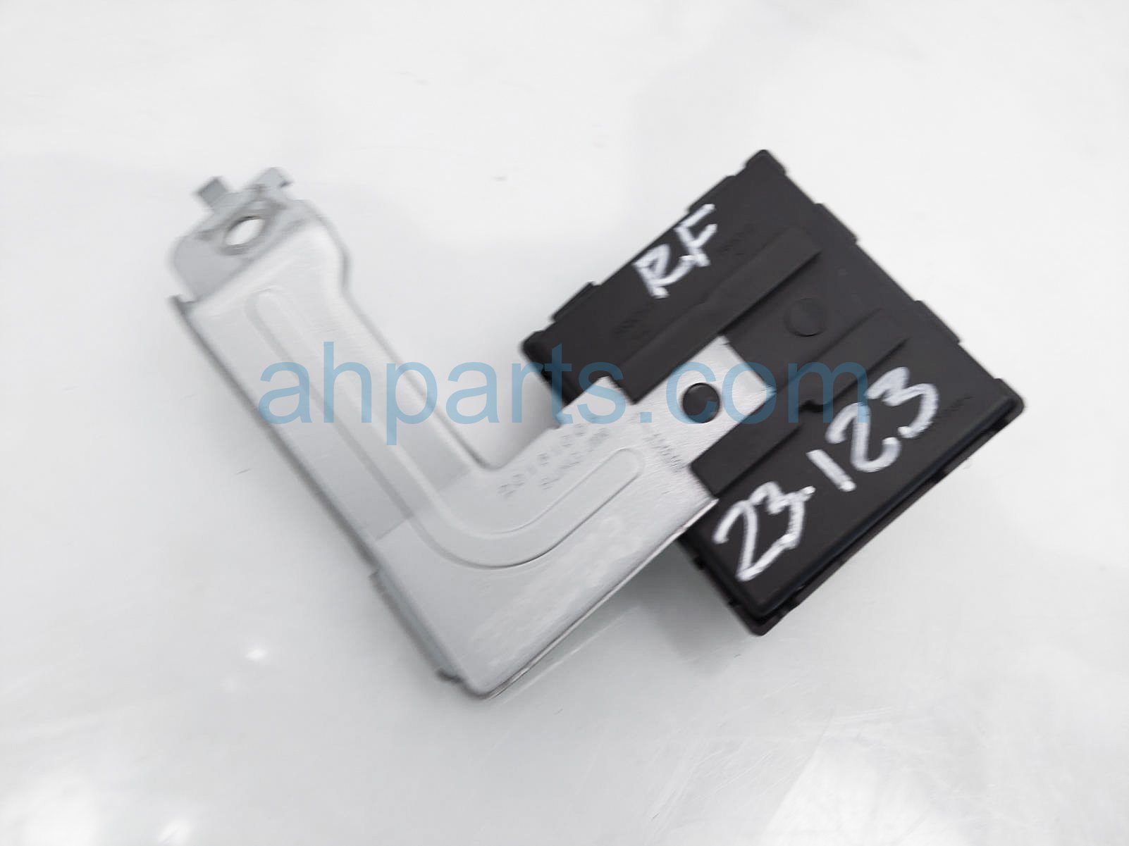 $30 Hyundai TIRE PRESSURE MONITOR MODULE- TPMS $30 Hyundai TIRE PRESSURE MONITOR MODULE- TPMS