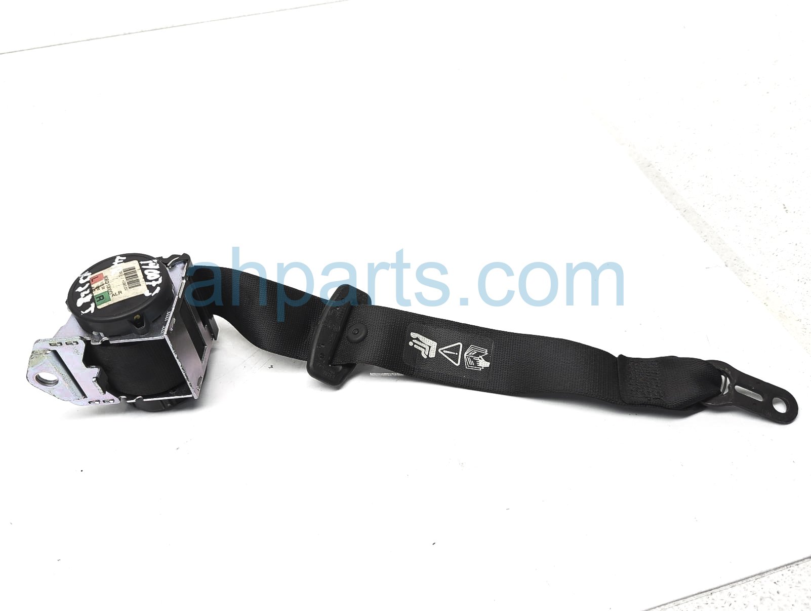 $40 BMW RR/LH SEAT BELT RETRACTOR -BLACK 2DR $40 BMW RR/LH SEAT BELT RETRACTOR -BLACK 2DR