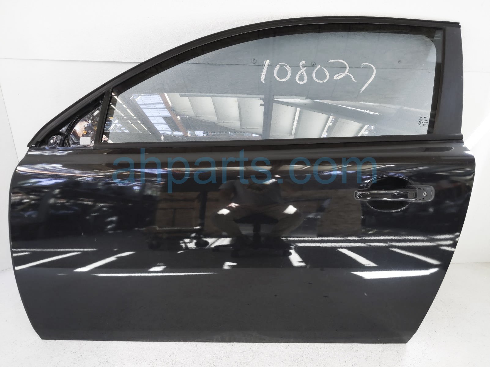 $200 Volvo LH DOOR ASSY- BLACK- NO MIRROR/TRIM