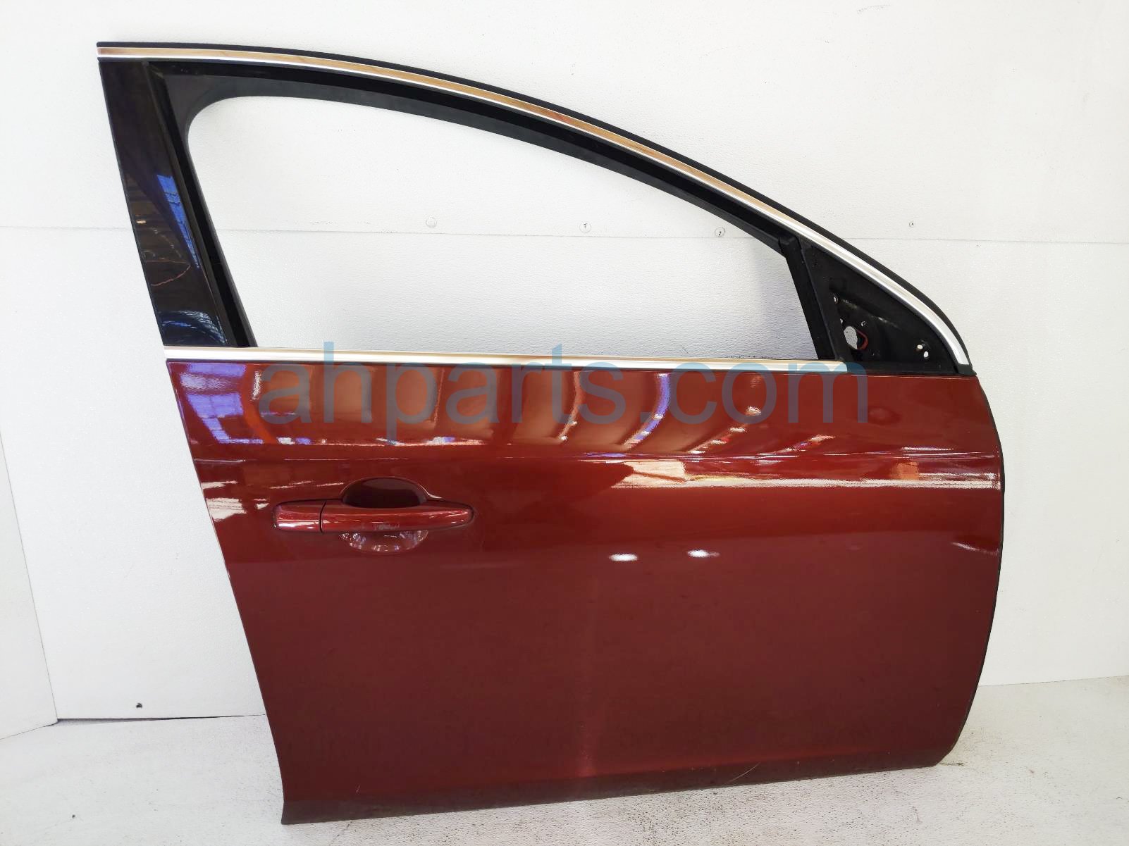 $229 Volvo FR/RH DOOR ASSY-BURGANDY-NO MIRROR $229 Volvo FR/RH DOOR ASSY-BURGANDY-NO MIRROR