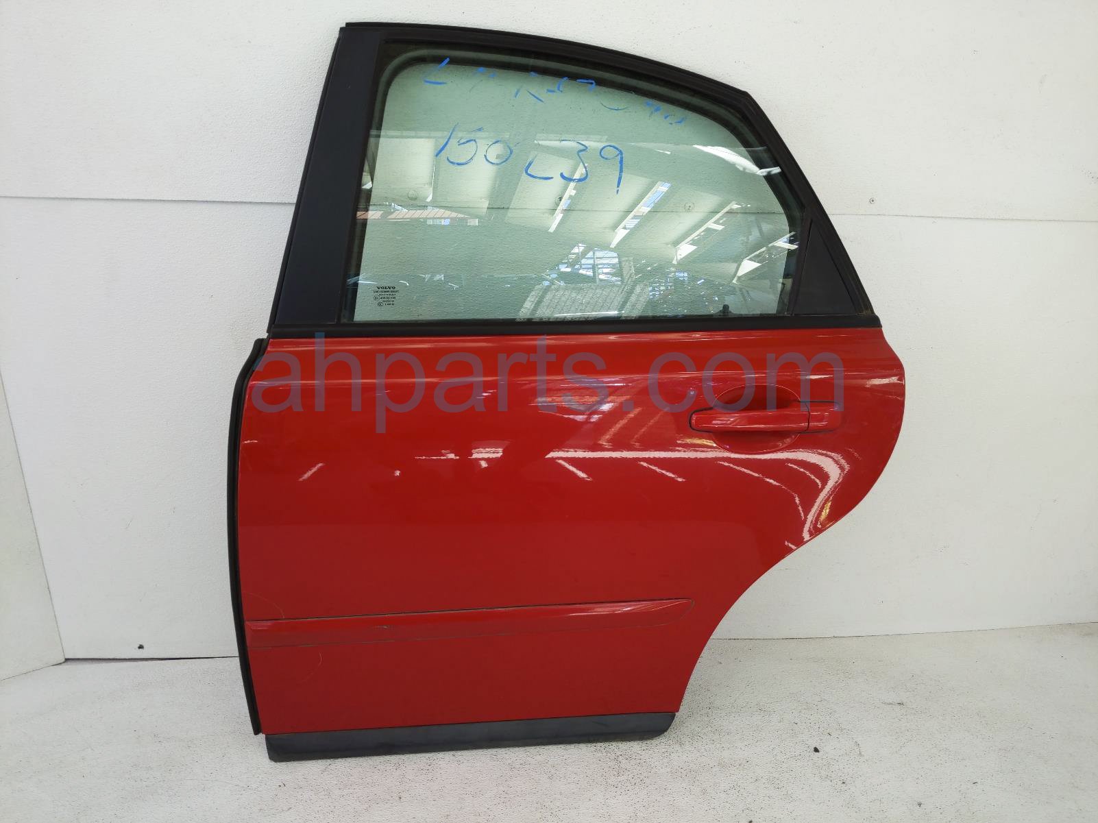 $230 Volvo RR/LH DOOR ASSY - RED - WITH TRIM $230 Volvo RR/LH DOOR ASSY - RED - WITH TRIM