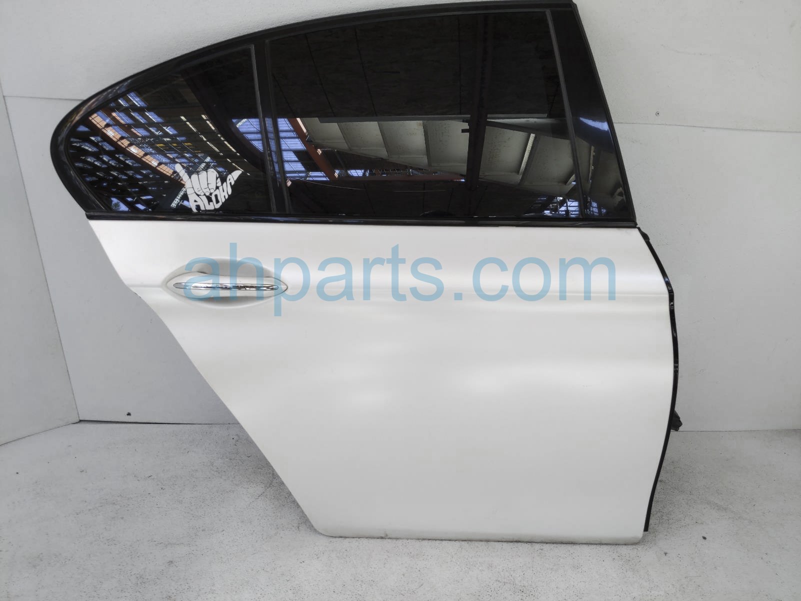 $150 BMW RR/RH DOOR W/ INSIDE TRIM - NOTES $150 BMW RR/RH DOOR W/ INSIDE TRIM - NOTES