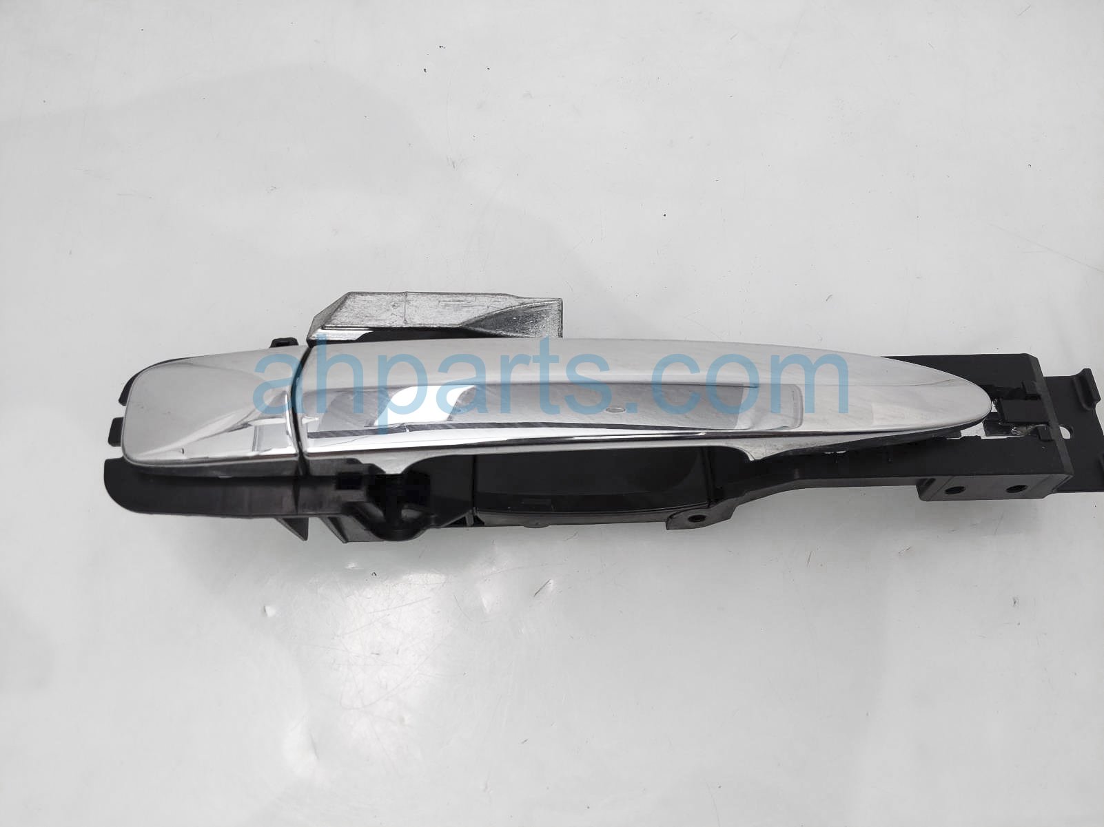 $20 Nissan RR/RH EXTERIOR DOOR HANDLE - CHROME $20 Nissan RR/RH EXTERIOR DOOR HANDLE - CHROME