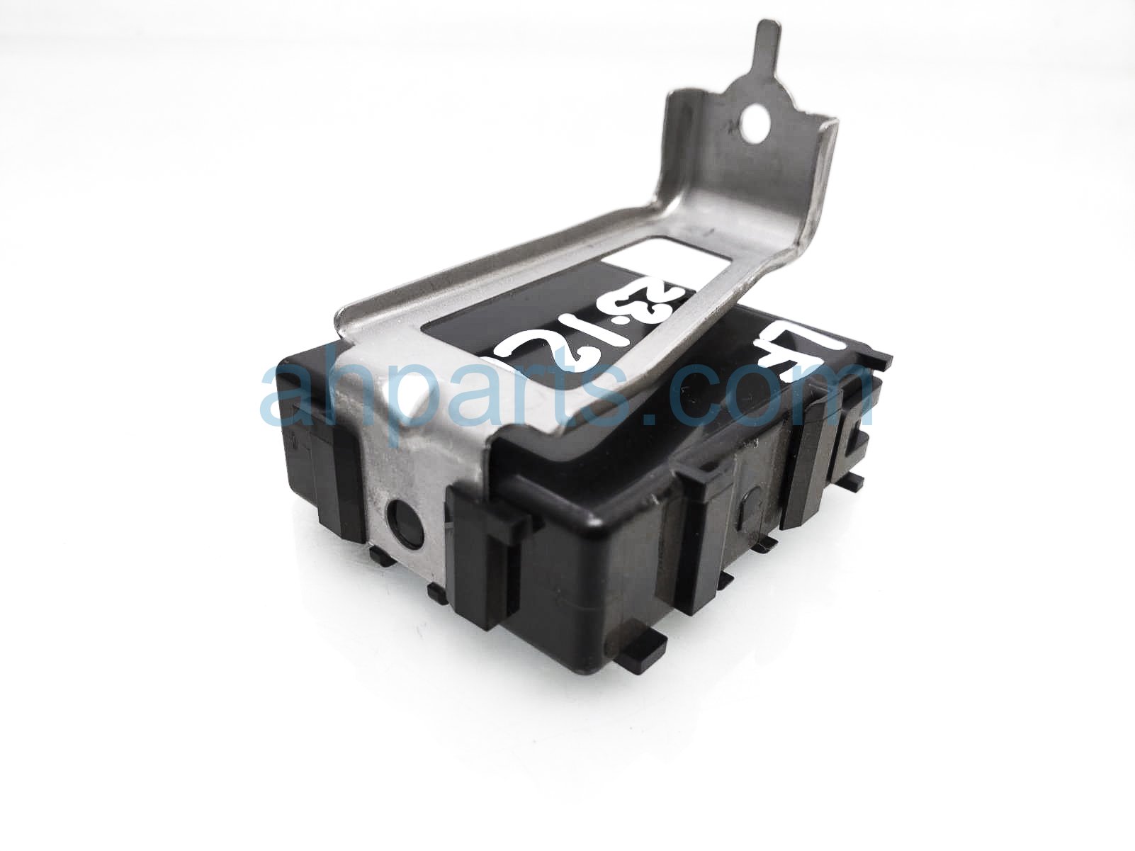 Sold 2019 Toyota Rav 4 Windshield Relay Assy 8594042040,