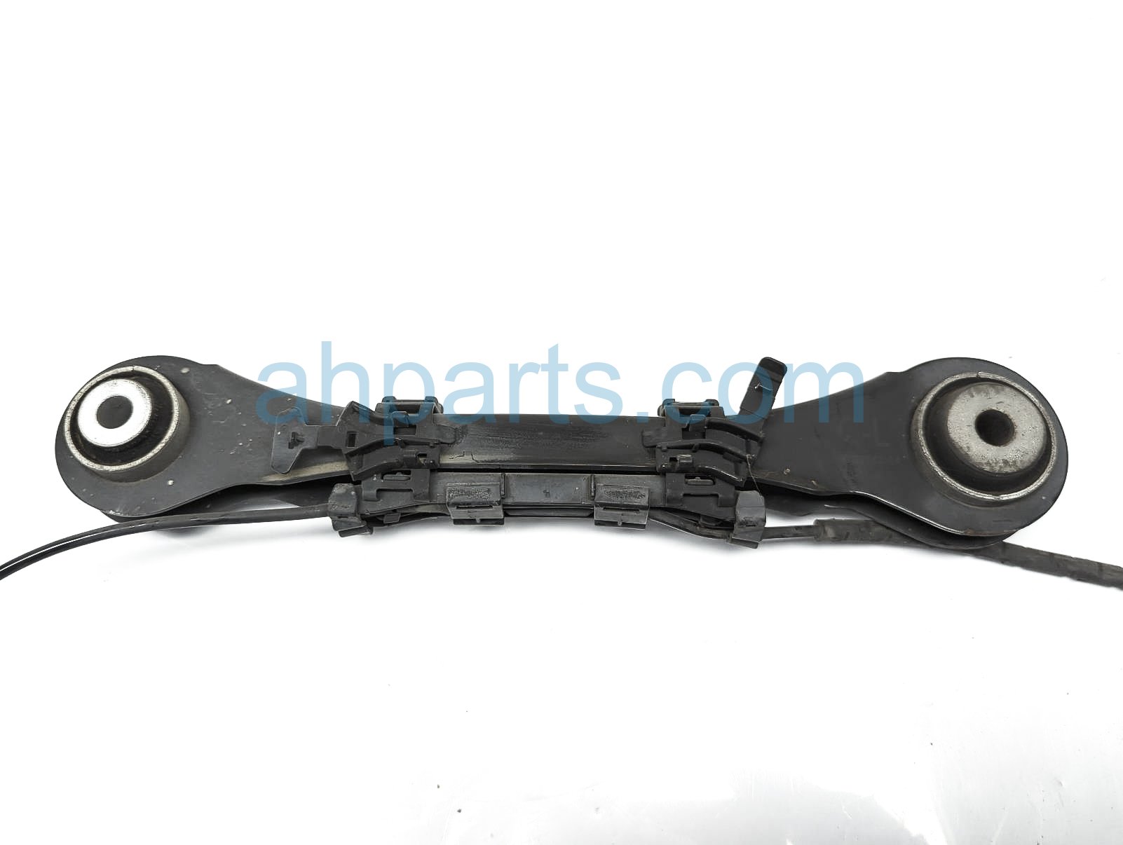 $20 BMW RR/LH UPPER CENTER REAR CONTROL ARM $20 BMW RR/LH UPPER CENTER REAR CONTROL ARM