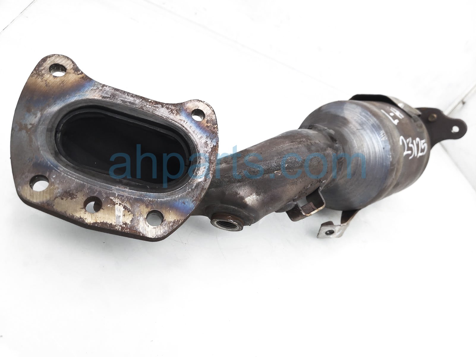 $325 Toyota LH EXHAUST MANIFOLD - 3.5L - 10K MI $325 Toyota LH EXHAUST MANIFOLD - 3.5L - 10K MI