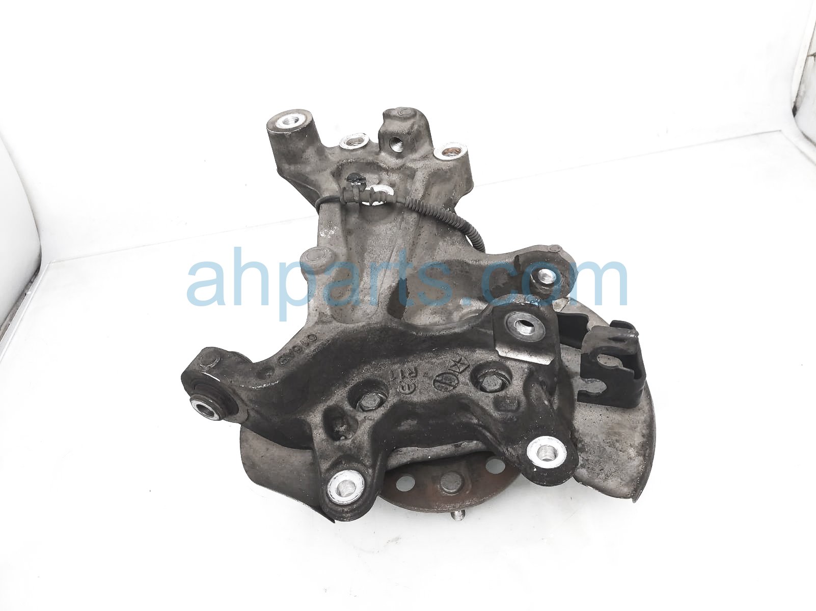 $75 Chrysler RR/RH SPINDLE KNUCKLE HUB $75 Chrysler RR/RH SPINDLE KNUCKLE HUB