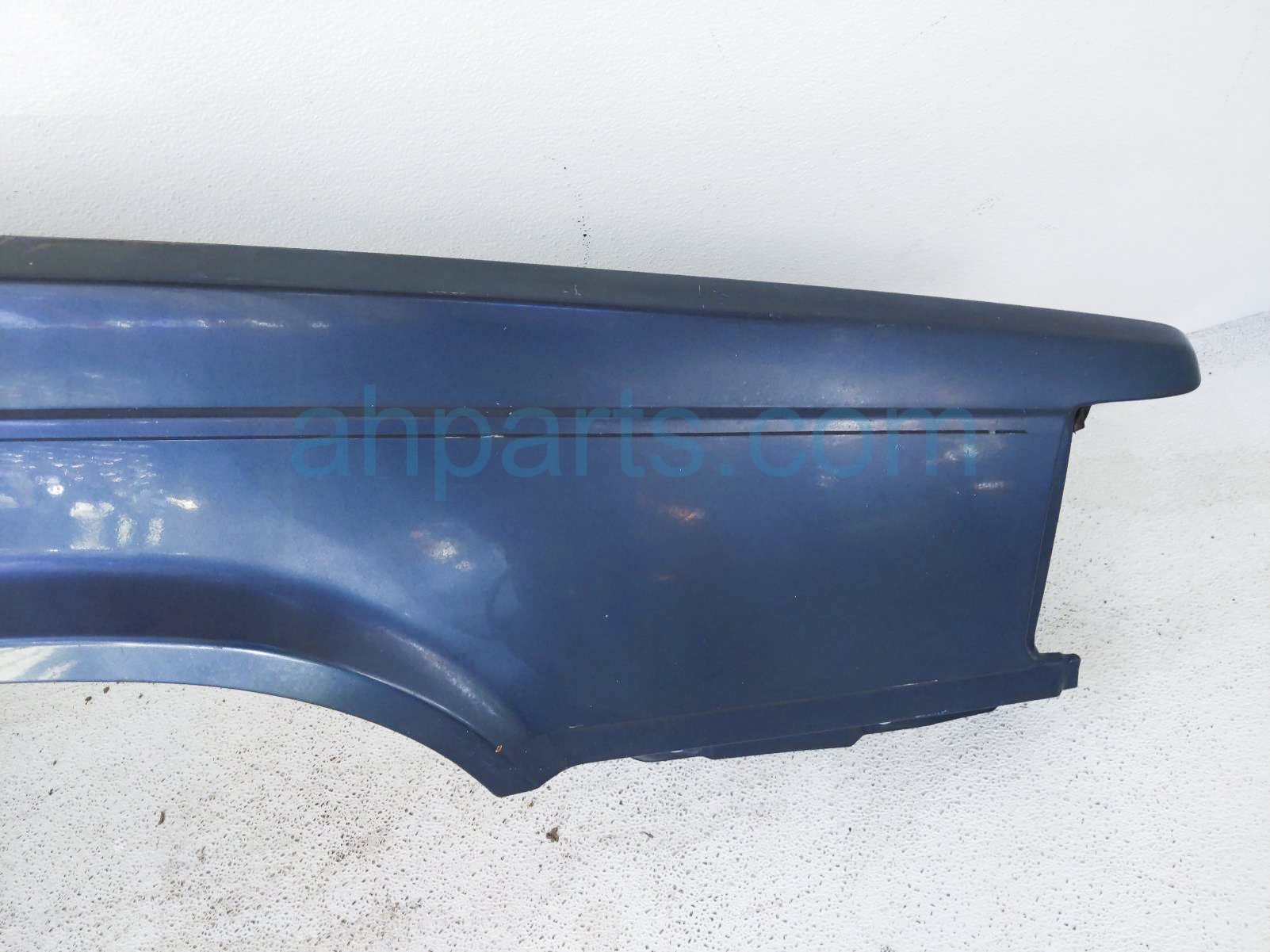 $65 Volvo RH SIDE FENDER - BLUE $65 Volvo RH SIDE FENDER - BLUE