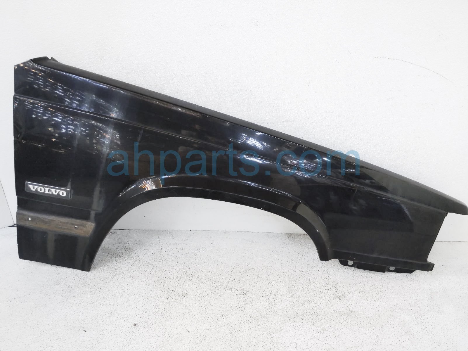 $75 Volvo RH SIDE FENDER - BLACK $75 Volvo RH SIDE FENDER - BLACK