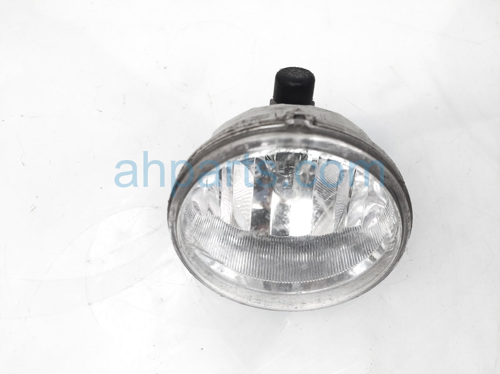 $40 Subaru FR/RH FOGLIGHT / LAMP - BROKEN TAB $40 Subaru FR/RH FOGLIGHT / LAMP - BROKEN TAB