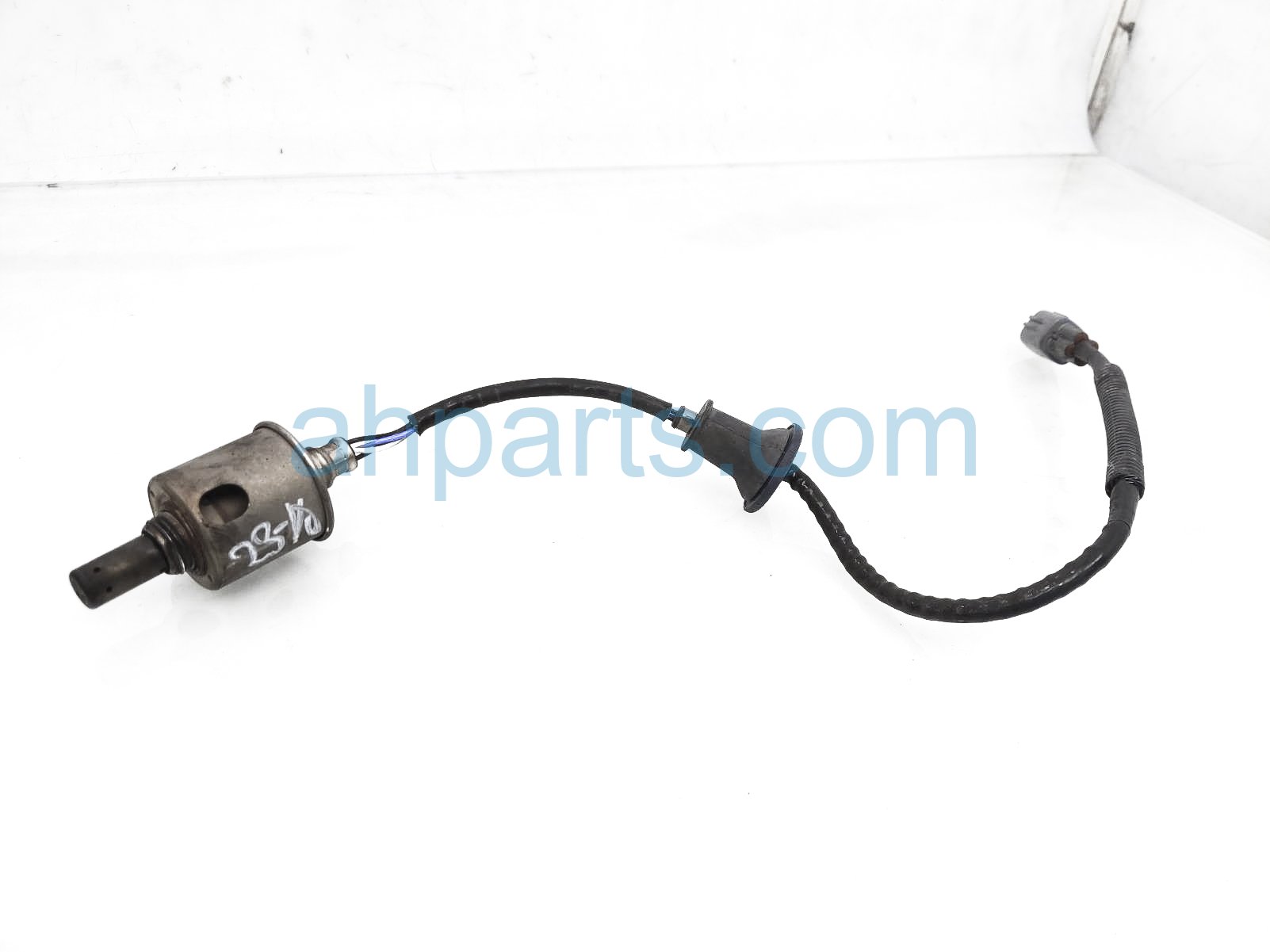 $25 Lexus REAR LOWER OXYGEN SENSOR $25 Lexus REAR LOWER OXYGEN SENSOR
