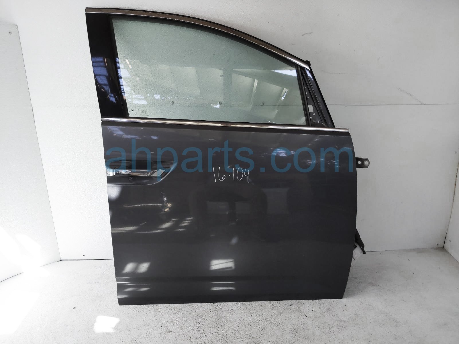 $395 Honda FR/RH DOOR - GRAY - MO MIRROR/TRIM $395 Honda FR/RH DOOR - GRAY - MO MIRROR/TRIM