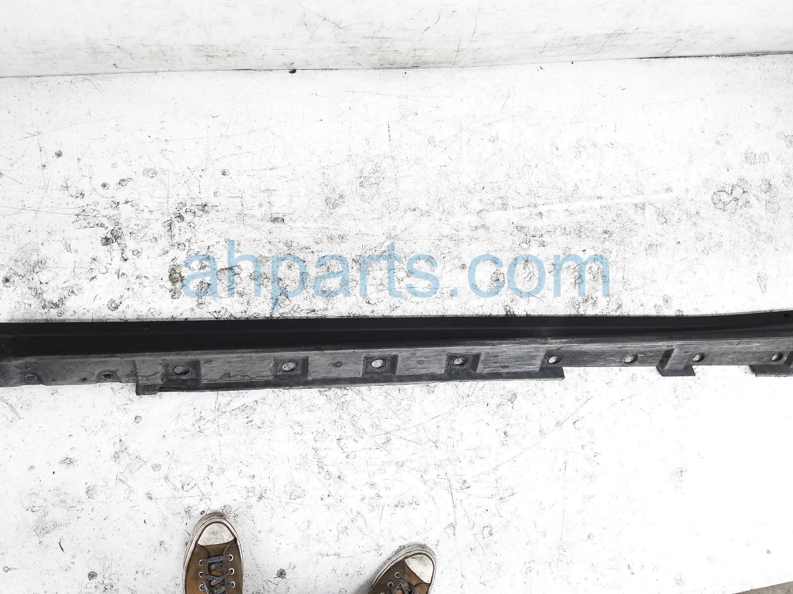 $100 Toyota LH SIDE SKIRT ROCKER MOLDING - BLACK $100 Toyota LH SIDE SKIRT ROCKER MOLDING - BLACK