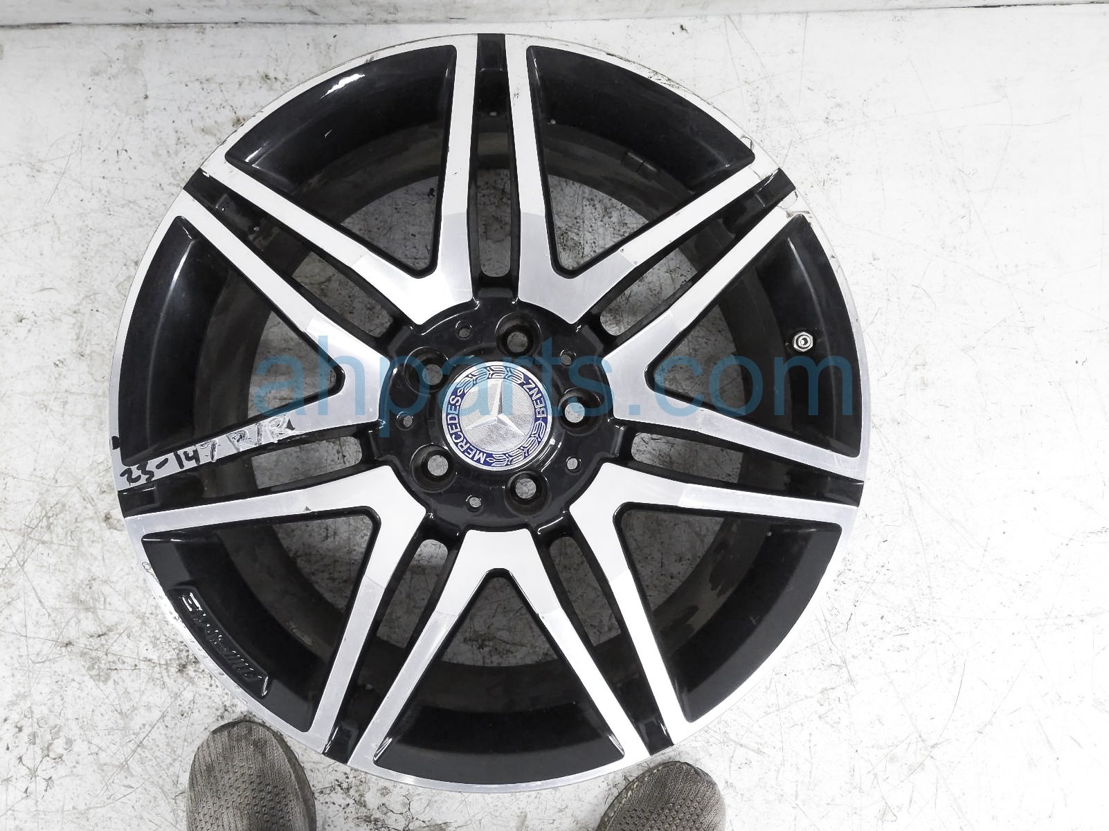 $590 Mercedes RR/RH WHEEL / RIM - LIGHT CURB $590 Mercedes RR/RH WHEEL / RIM - LIGHT CURB