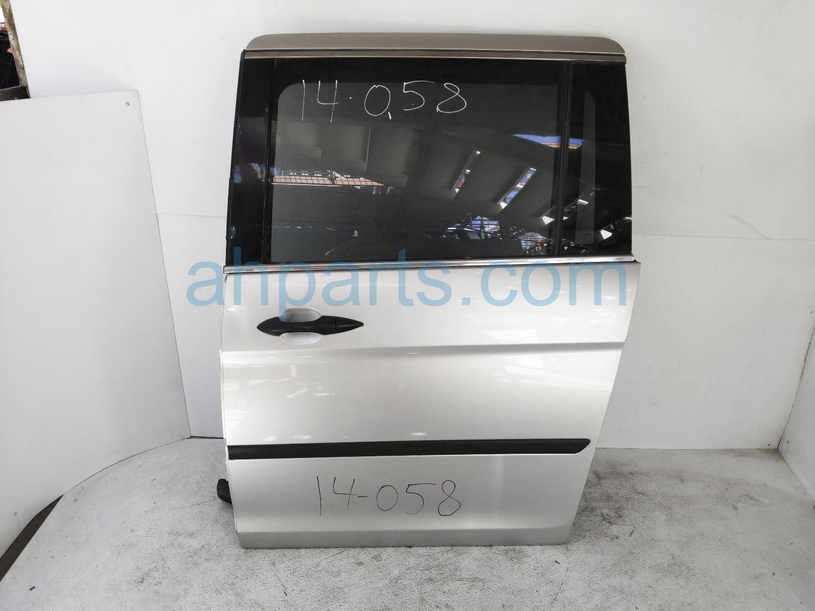 $150 Honda RR/LH DOOR - SILVER - COMPLETE - NIQ $150 Honda RR/LH DOOR - SILVER - COMPLETE - NIQ