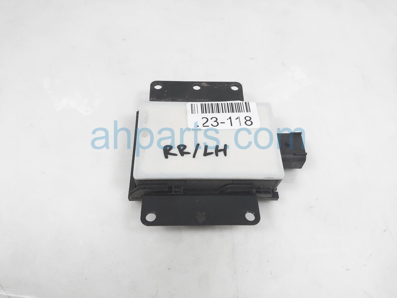 $125 Volvo RR/LH OBJECT SENSOR CONTROL UNIT $125 Volvo RR/LH OBJECT SENSOR CONTROL UNIT
