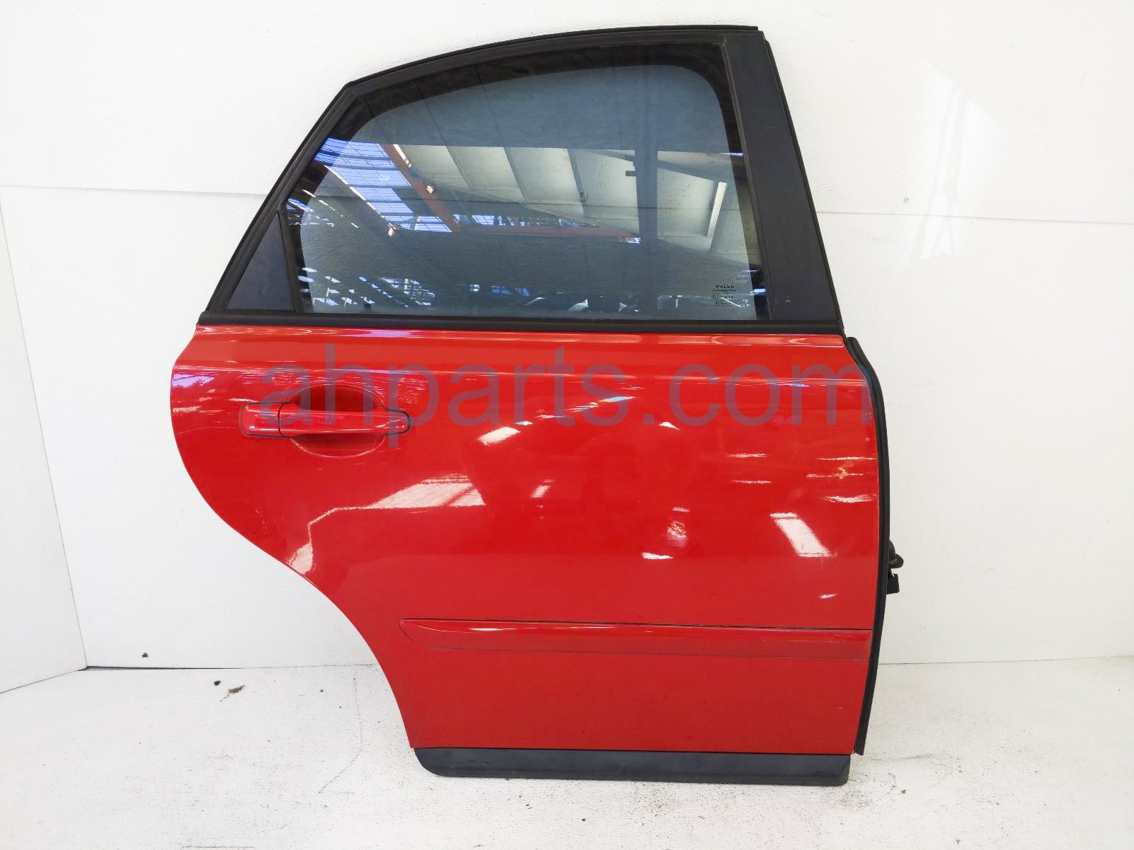 $220 Volvo RR/RH DOOR - RED - COMPLETE $220 Volvo RR/RH DOOR - RED - COMPLETE