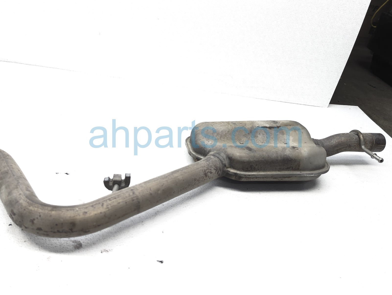 Sold 2013 Volkswagen Tiguan Exhaust Muffler W/ Pipe 5N0-253-609-AQ,