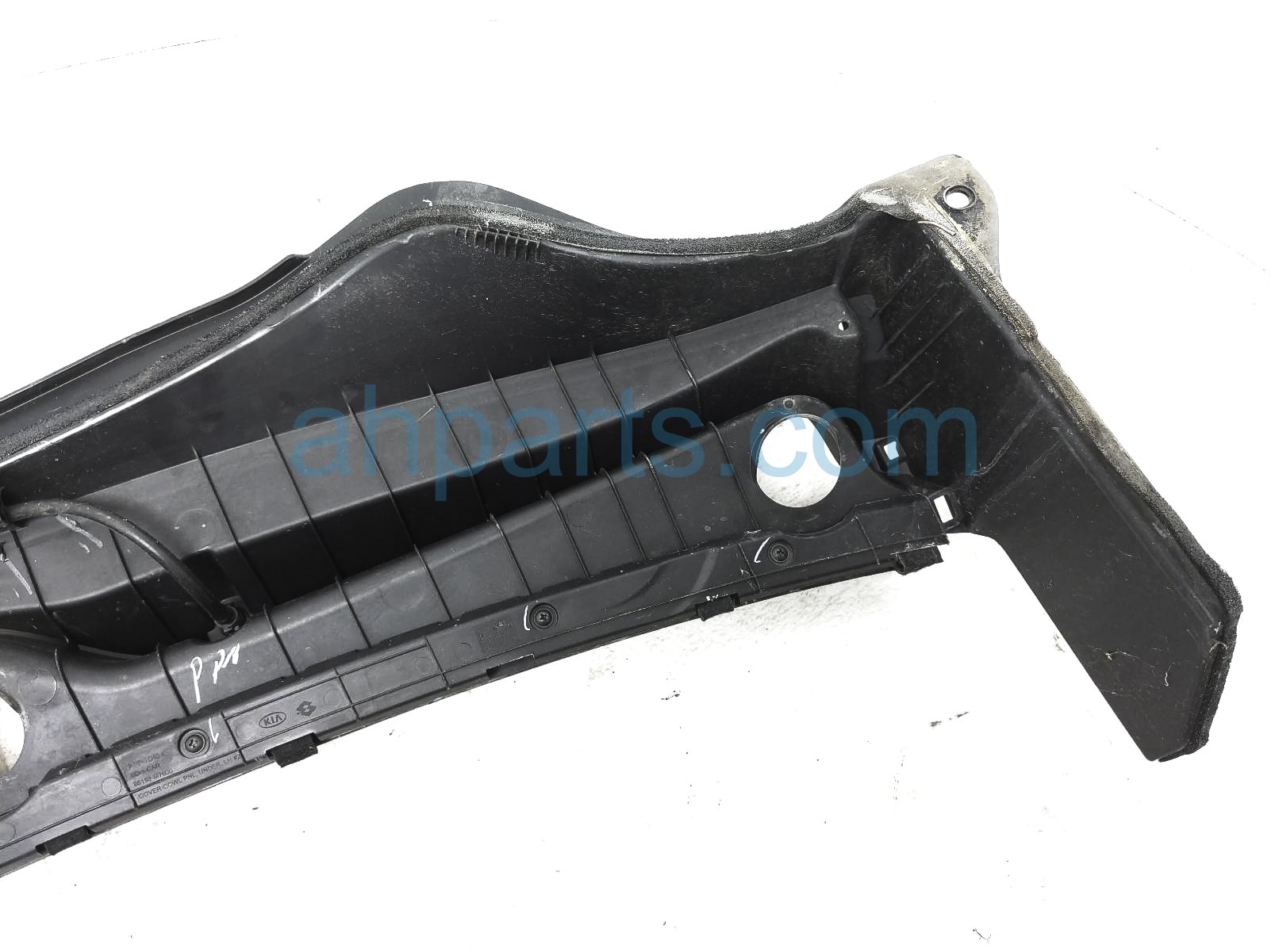 Sold 2019 Kia Forte Windshield Cover Cowl Vent Panel 86150-M7000,