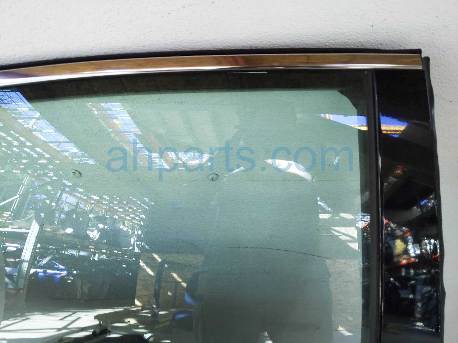 thumbnail image 2 of NAGD Passenger Side Rear Door Window Glass For 2013-2018 Toyota Avalon (Right) 2 of 5