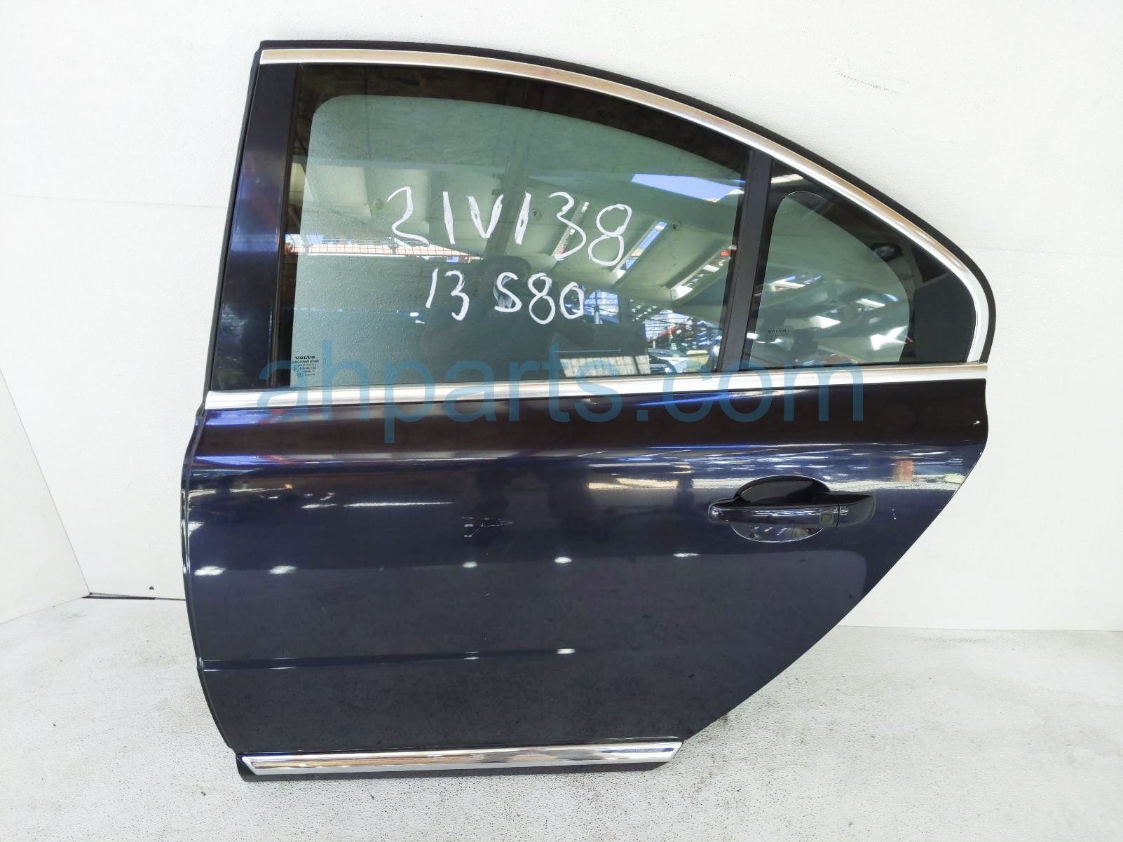 $225 Volvo RR/LH DOOR - BLUE