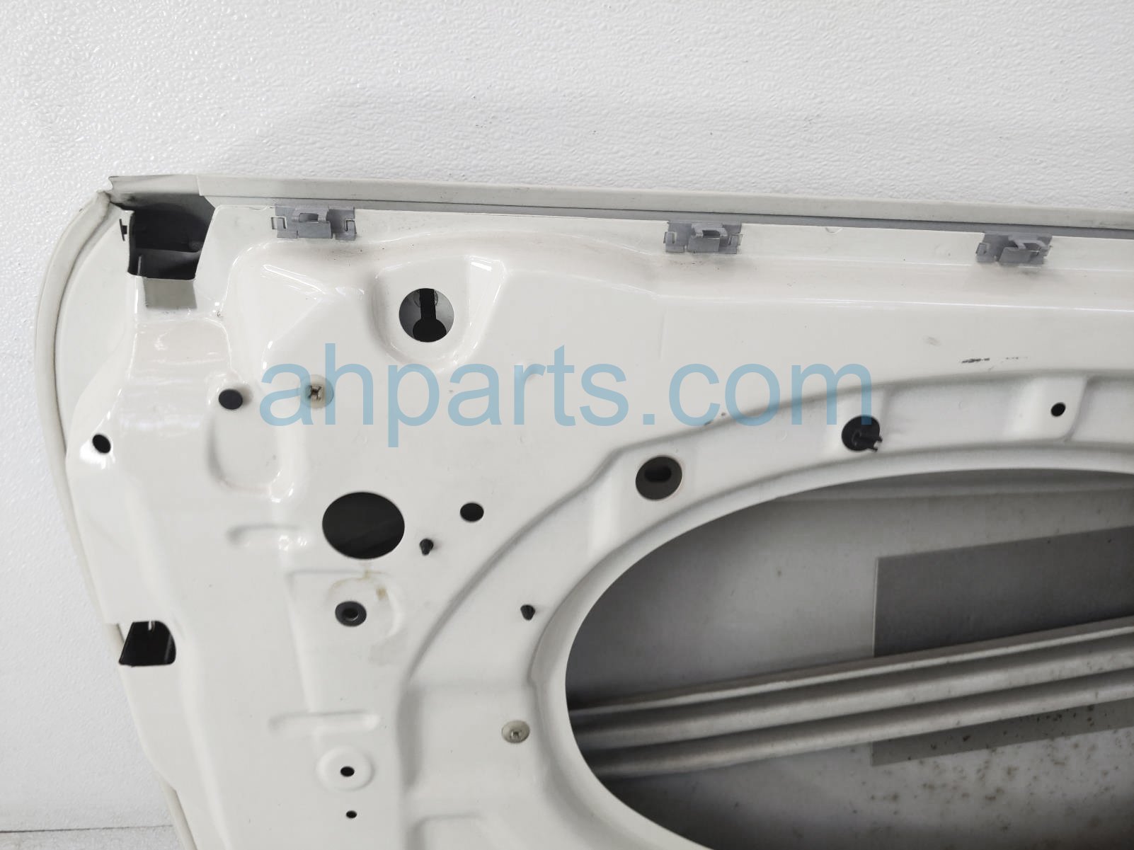 $125 BMW FR/LH Door - White - SHELL ONLY $125 BMW FR/LH Door - White - SHELL ONLY
