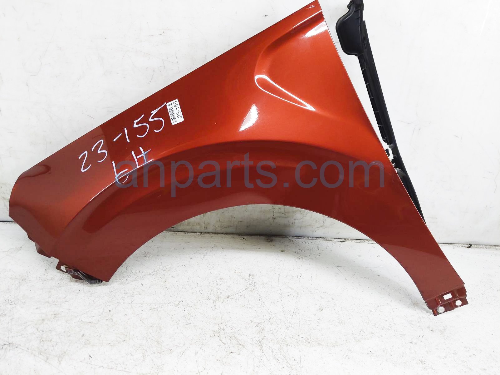 $125 Kia LH FENDER - ORANGE - NOTES $125 Kia LH FENDER - ORANGE - NOTES