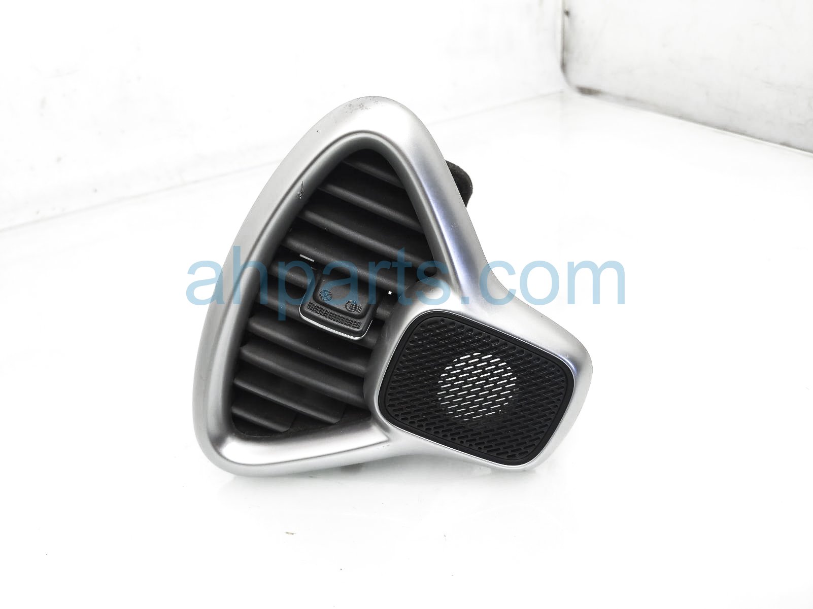 $35 Kia LH SIDE DASH AIR VENT TRIM $35 Kia LH SIDE DASH AIR VENT TRIM