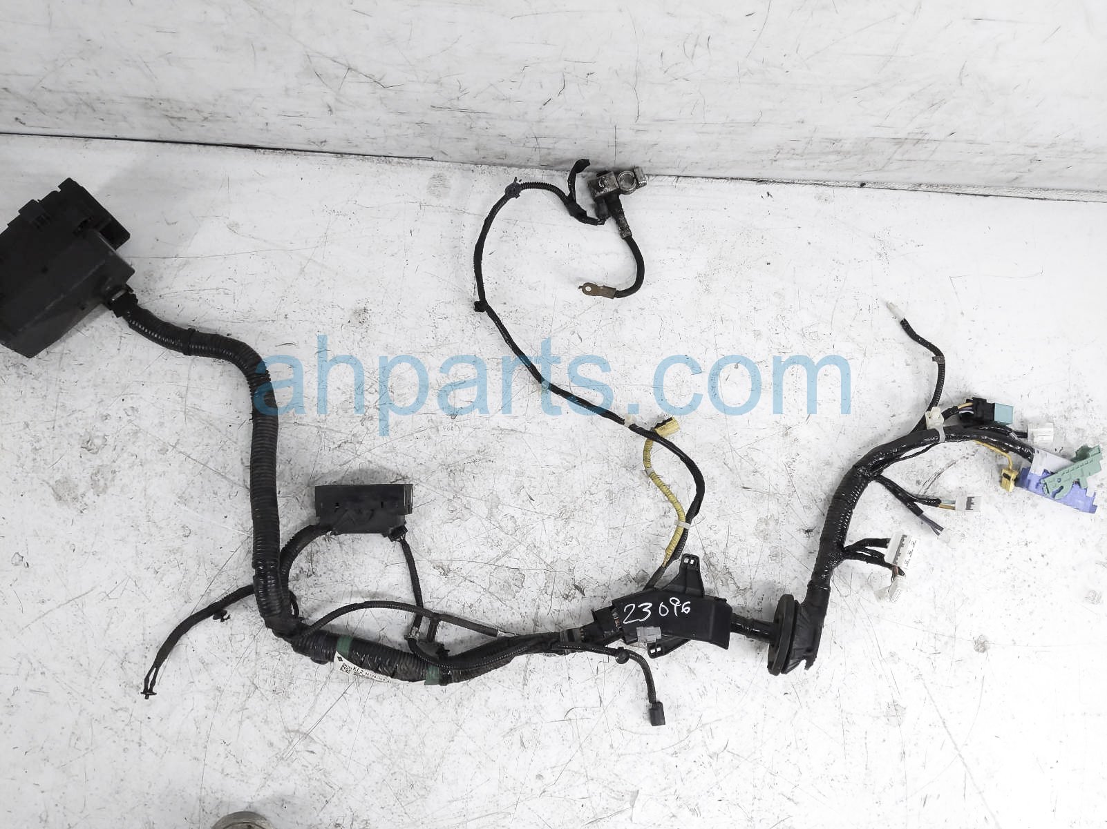 $225 Honda RH ENGINE ROOM WIRE HARNESS - EX-L $225 Honda RH ENGINE ROOM WIRE HARNESS - EX-L