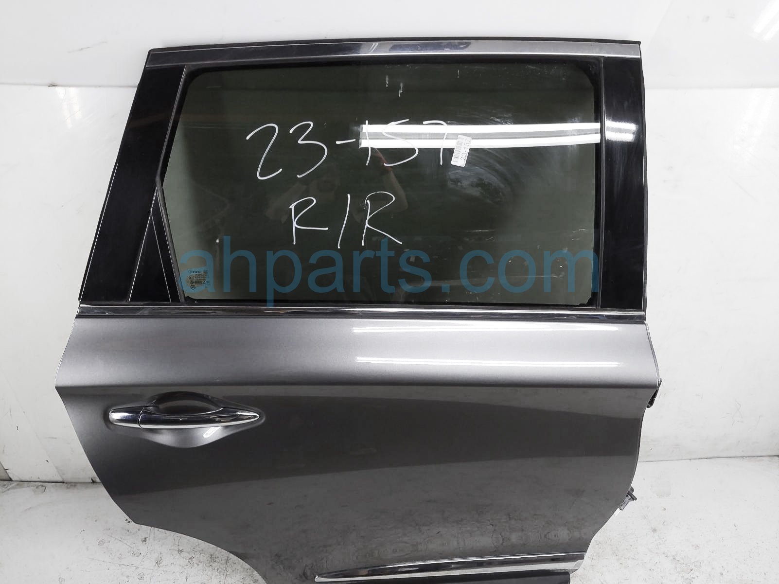 $599 Infiniti RR/RH DOOR - GREY - NO INSIDE TRIM $599 Infiniti RR/RH DOOR - GREY - NO INSIDE TRIM