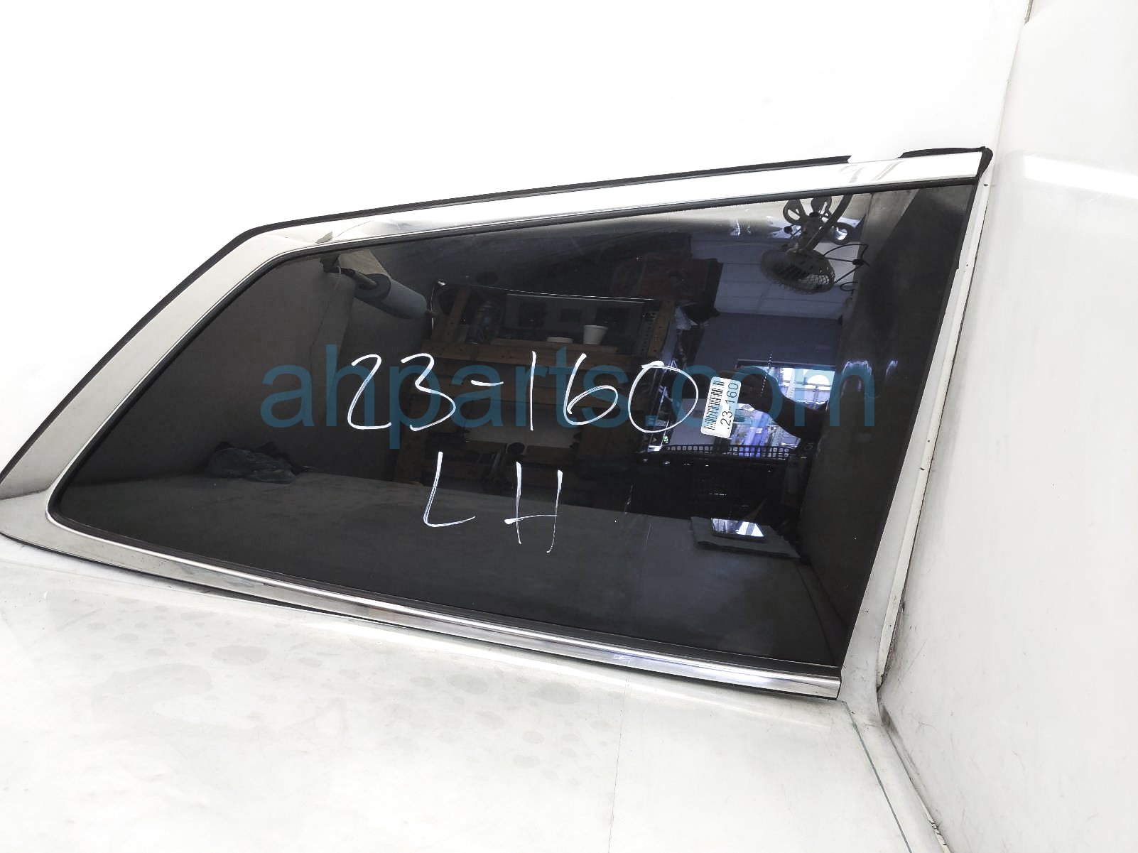 $175 Honda RH QUARTER WINDOW GLASS $175 Honda RH QUARTER WINDOW GLASS