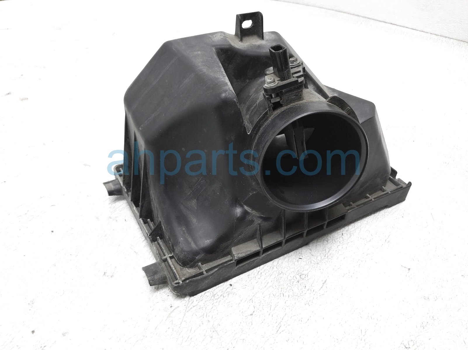 $45 Infiniti AIR CLEANER BOX LID W/MASS AIRFLOW $45 Infiniti AIR CLEANER BOX LID W/MASS AIRFLOW