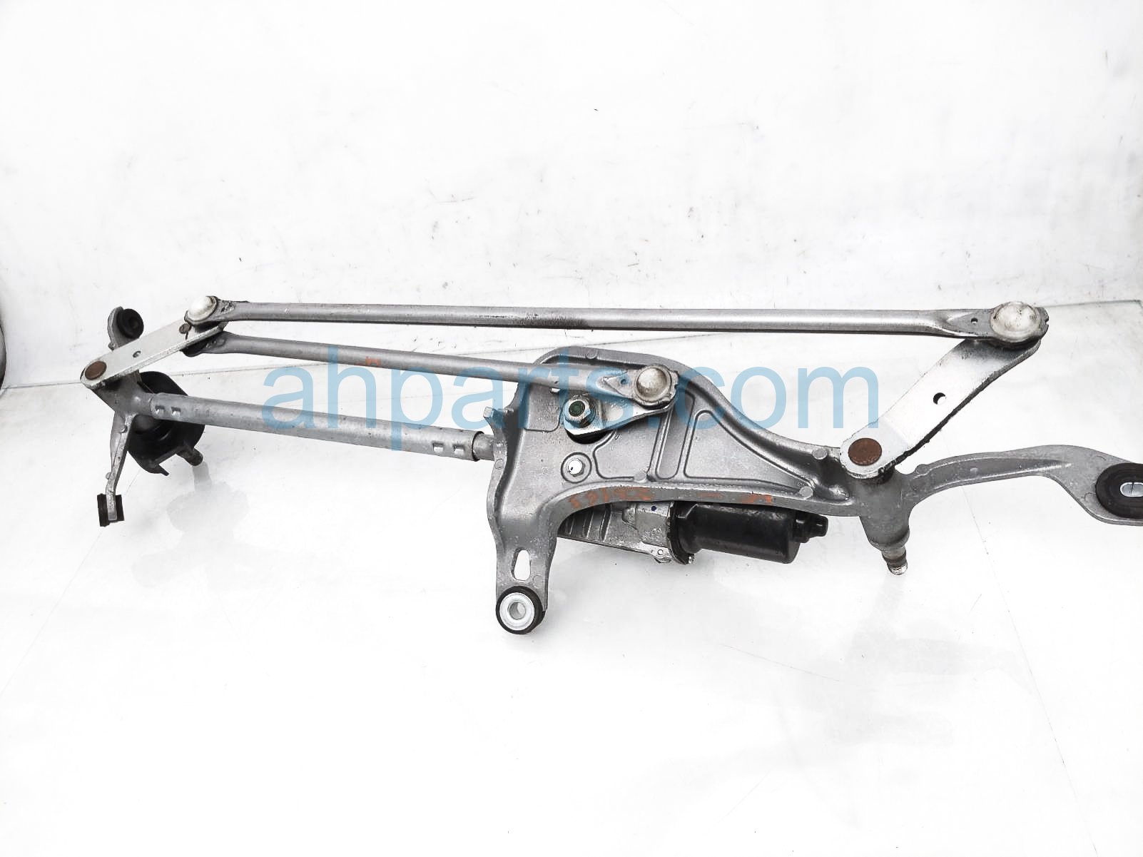 $60 Honda WINDSHIELD WIPER MOTOR WITH ARM $60 Honda WINDSHIELD WIPER MOTOR WITH ARM