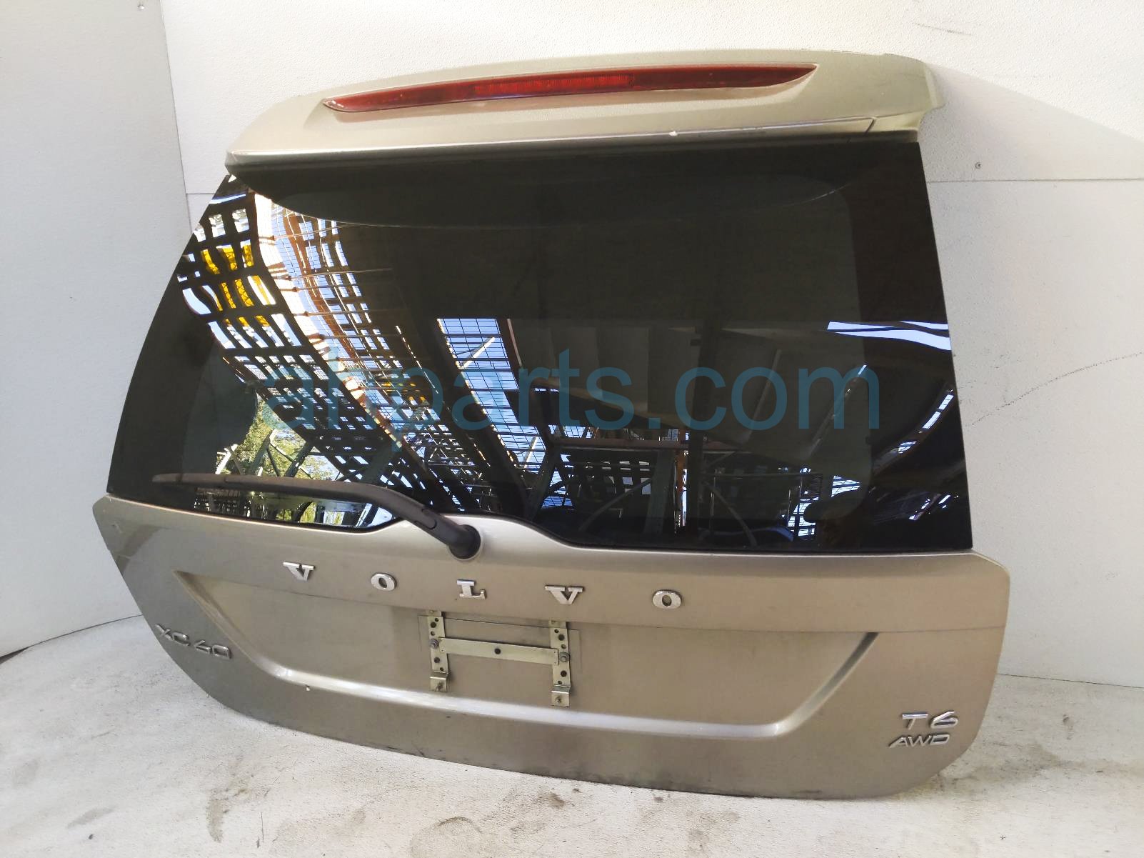 $399 Volvo TRUNK/LIFTGATE W/BACKUP CAMERA - GLD $399 Volvo TRUNK/LIFTGATE W/BACKUP CAMERA - GLD