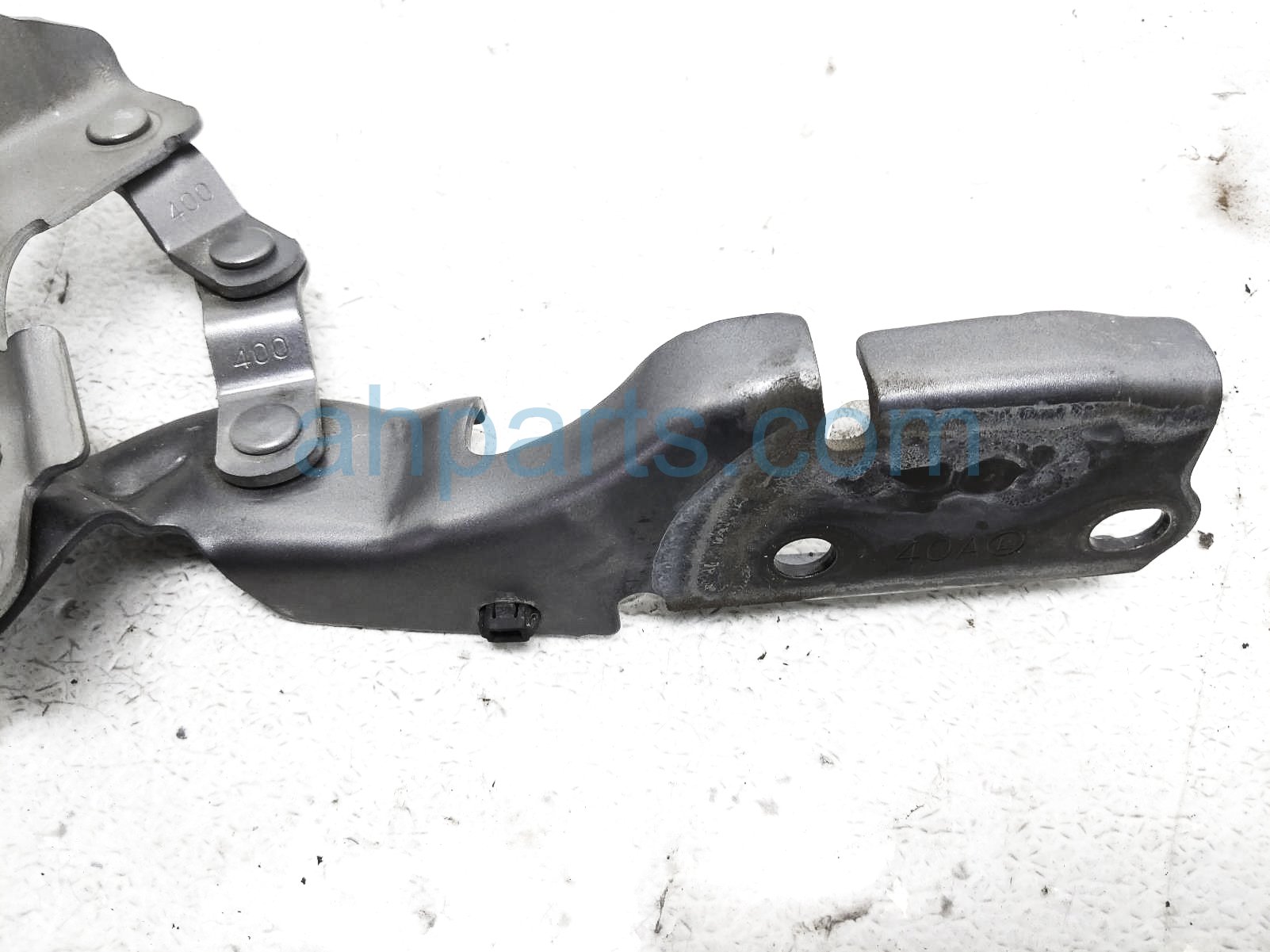 thumbnail image 2 of Driver Left Side Hood Hinge For Lexus IS Sedan – IS300 IS350 IS200t IS250 (2014-2020) – Evan-Fischer 2 of 3