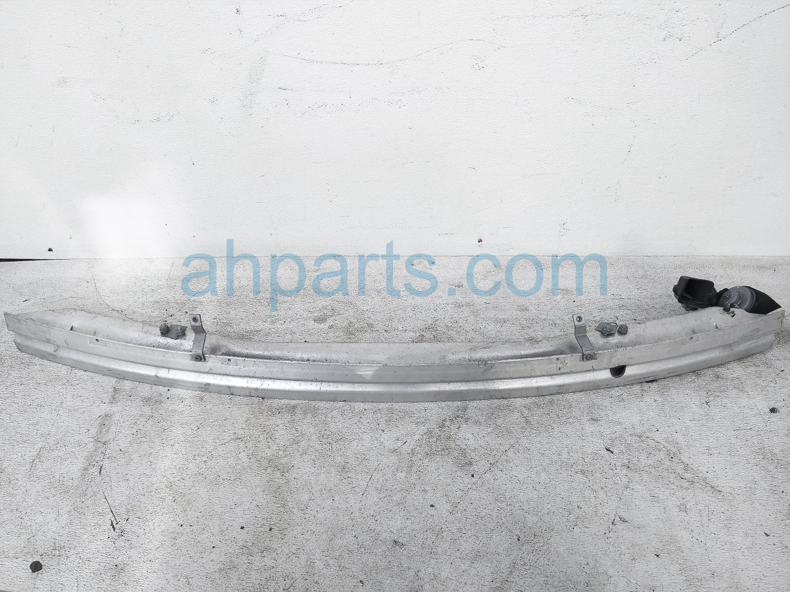 $80 BMW FRONT BUMPER REINFORCEMENT BAR $80 BMW FRONT BUMPER REINFORCEMENT BAR