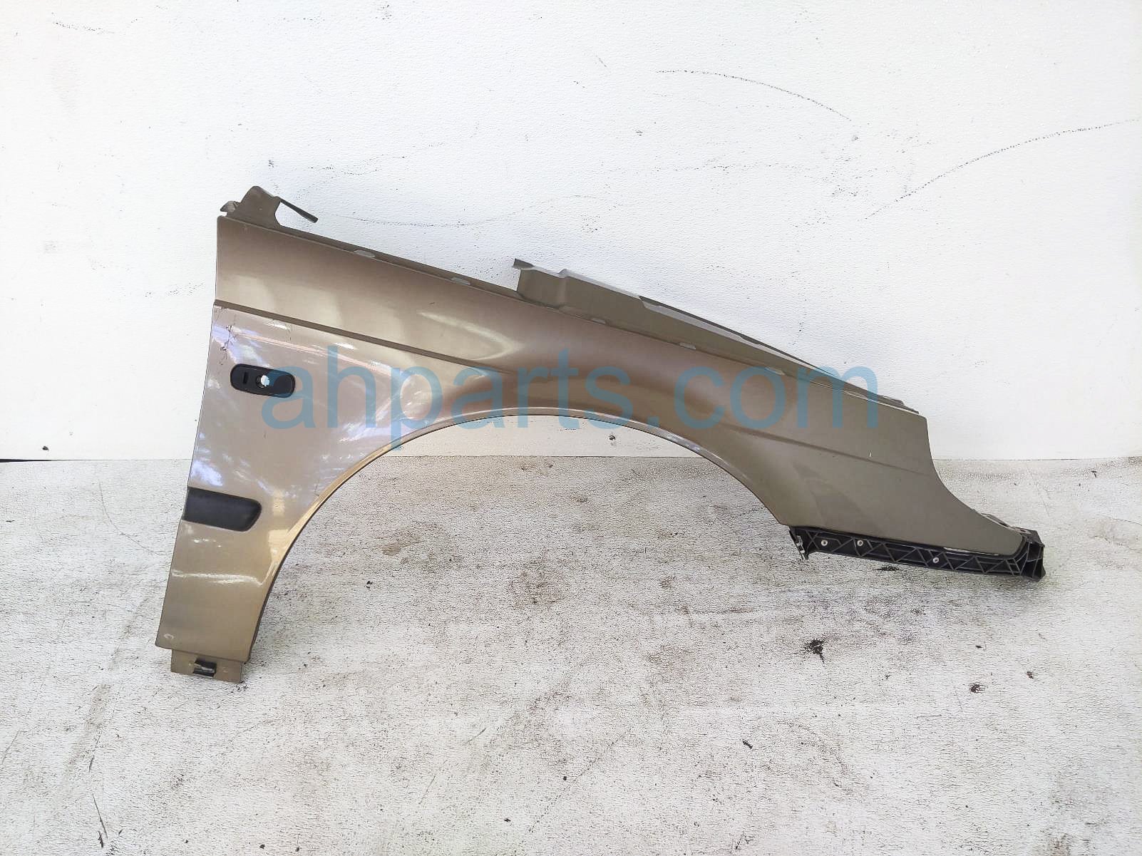$100 Saab RH FENDER - BRONZE $100 Saab RH FENDER - BRONZE