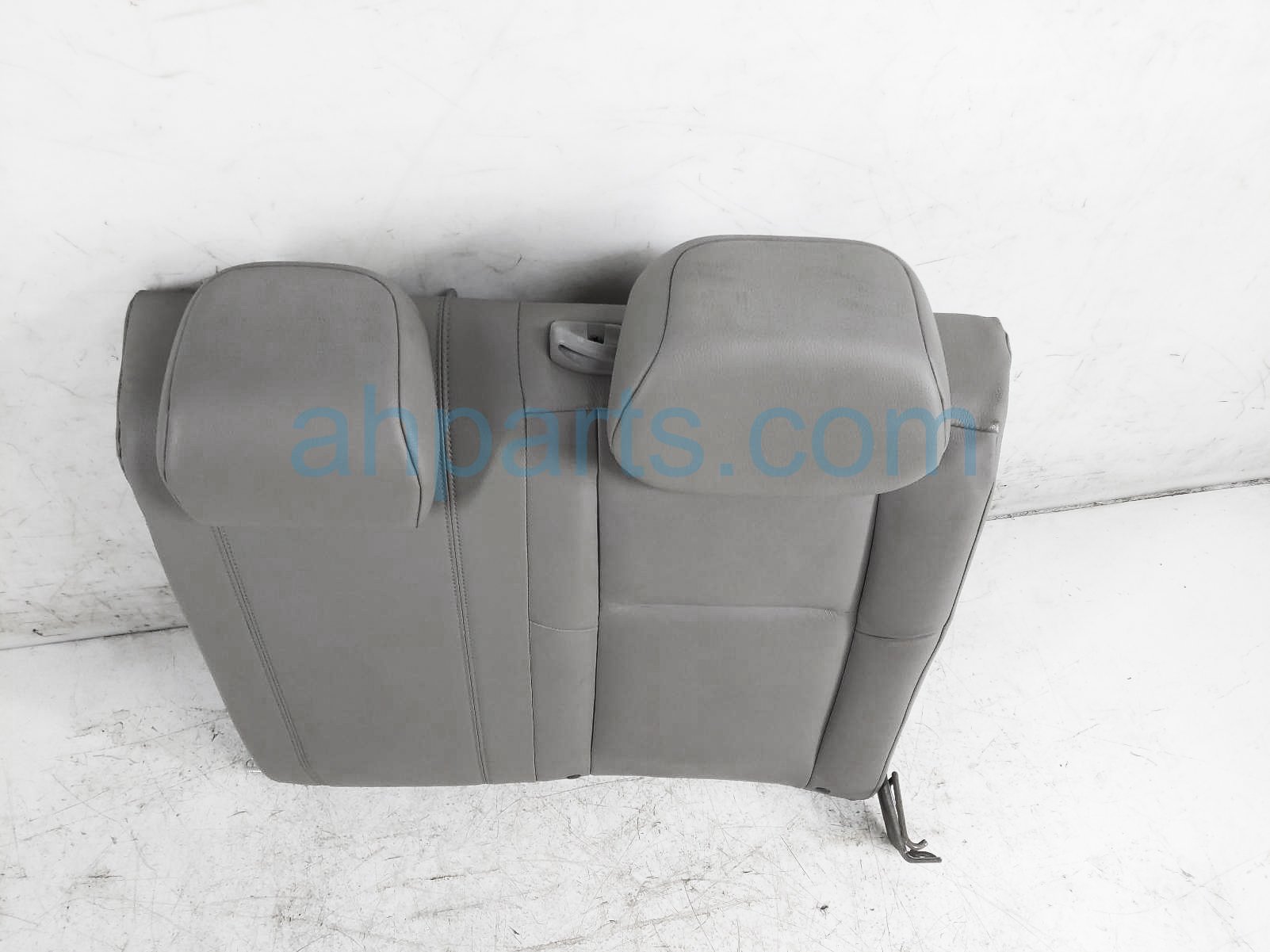 $99 Honda RR/LH UPPER SEAT HALF - GREY - CPE $99 Honda RR/LH UPPER SEAT HALF - GREY - CPE