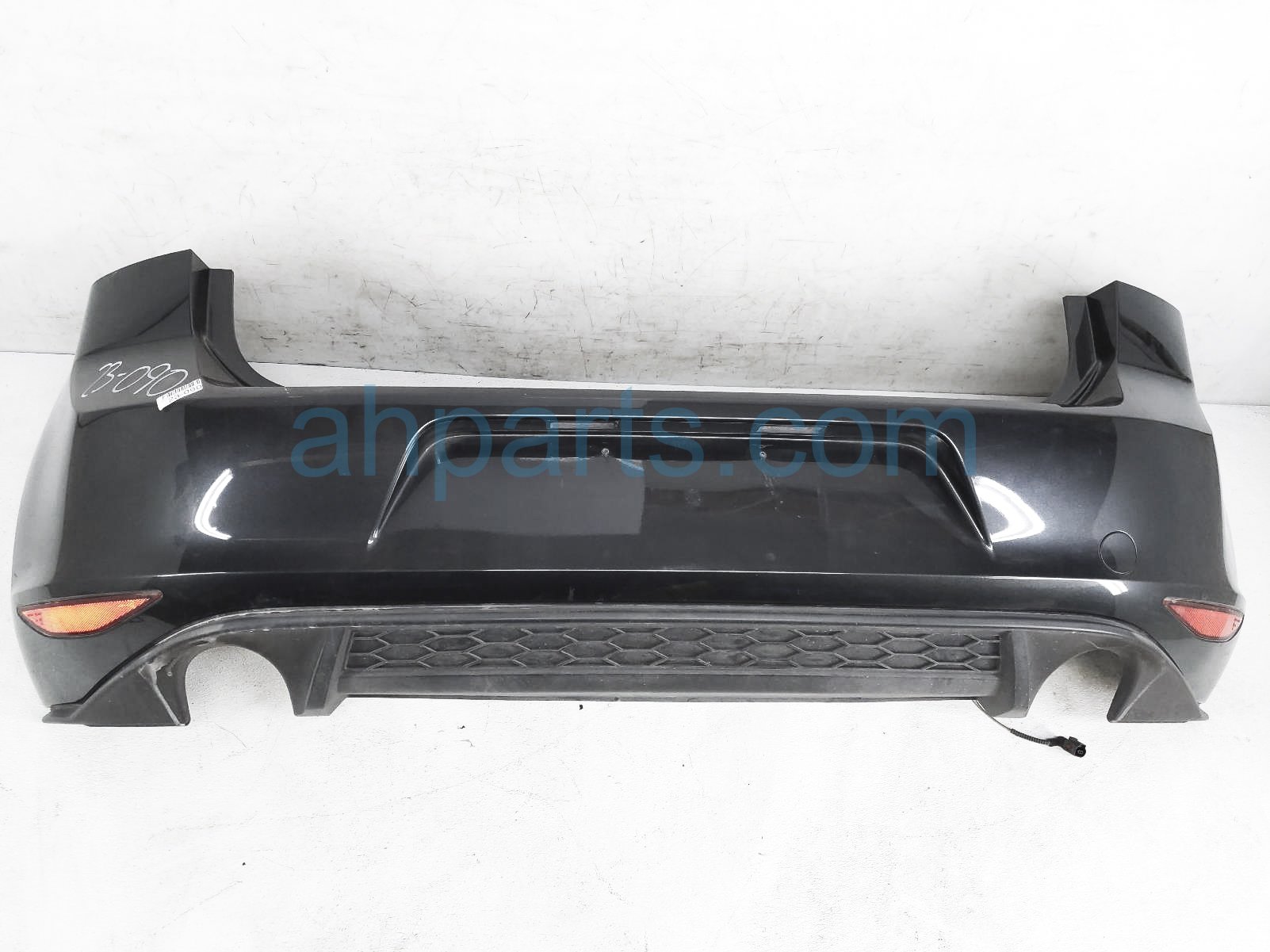 $229 Volkswagen REAR BUMPER COVER - GREY - NOTES $229 Volkswagen REAR BUMPER COVER - GREY - NOTES