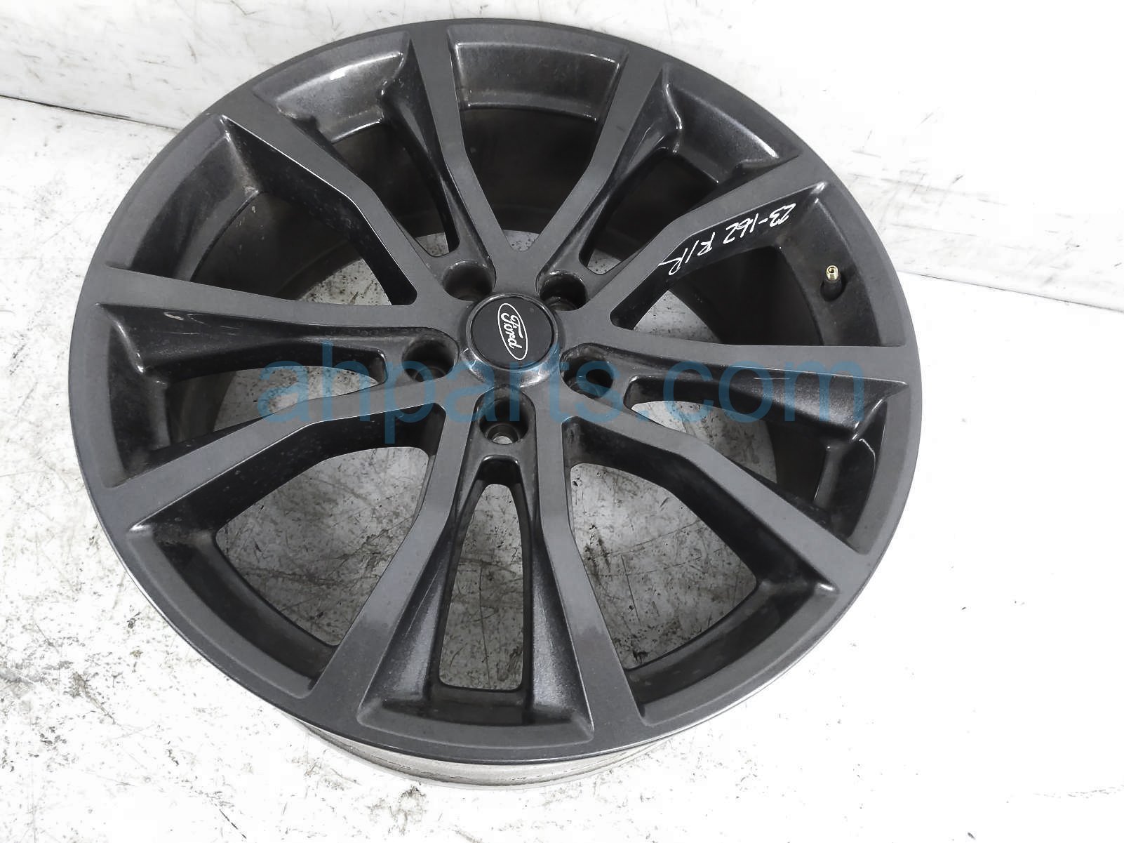 $175 Ford RR/RH WHEEL/RIM 18' $175 Ford RR/RH WHEEL/RIM 18'