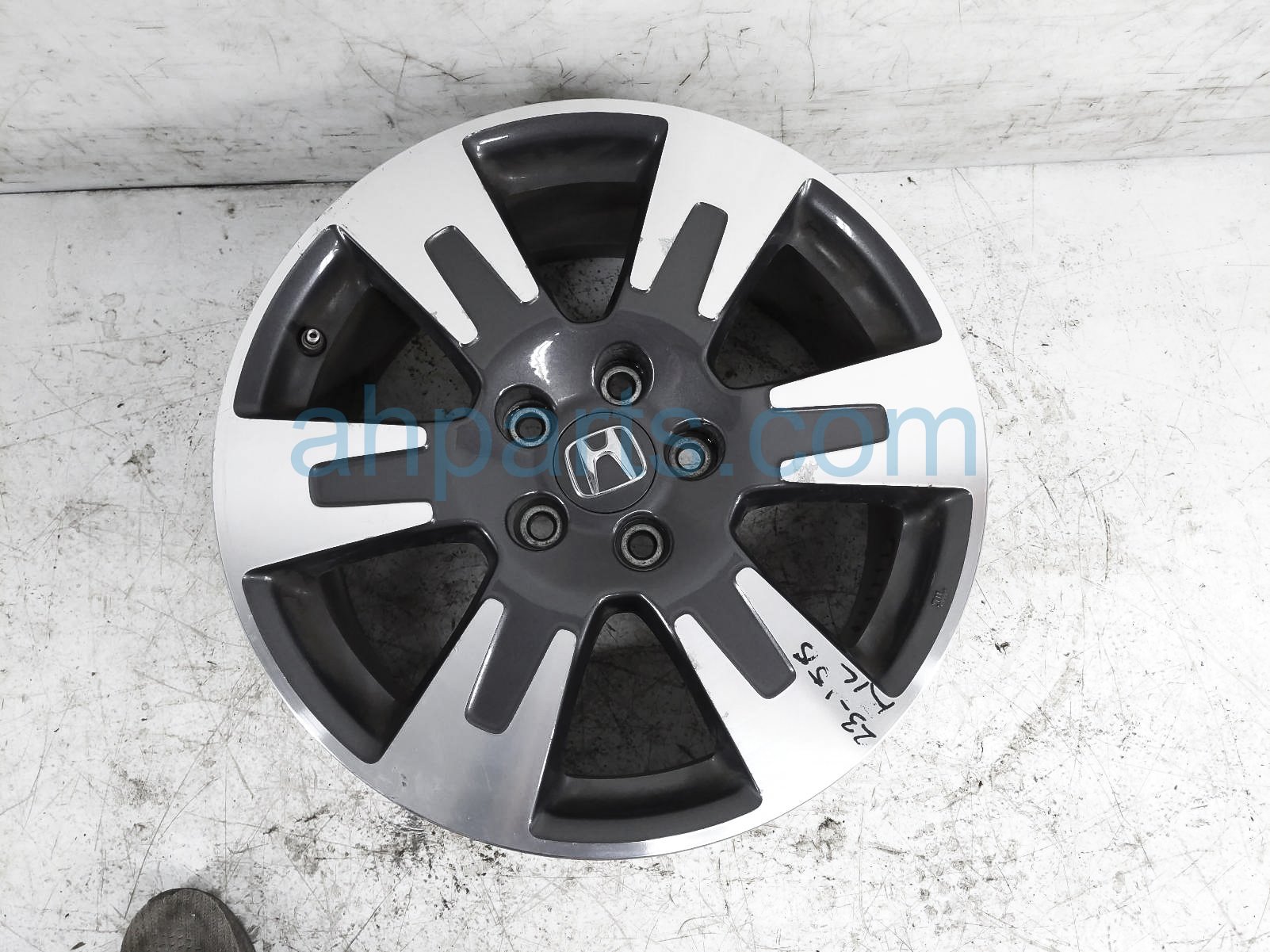 $145 Honda RR/LH WHEEL/RIM 18' $145 Honda RR/LH WHEEL/RIM 18'