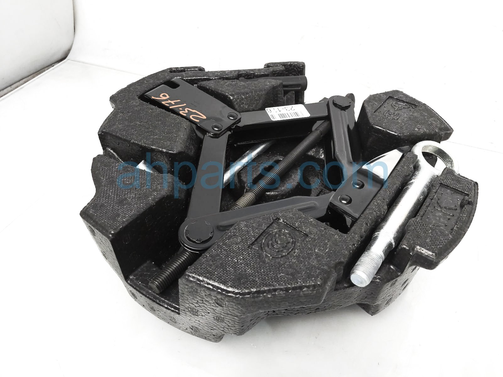 Sold 2021 Subaru Crosstrek Jack Kit & Foam Holder Assy 97035FJ050 Replacement Sold 2021 Subaru Crosstrek Jack Kit & Foam Holder Assy 97035FJ050 Replacement thumbnail