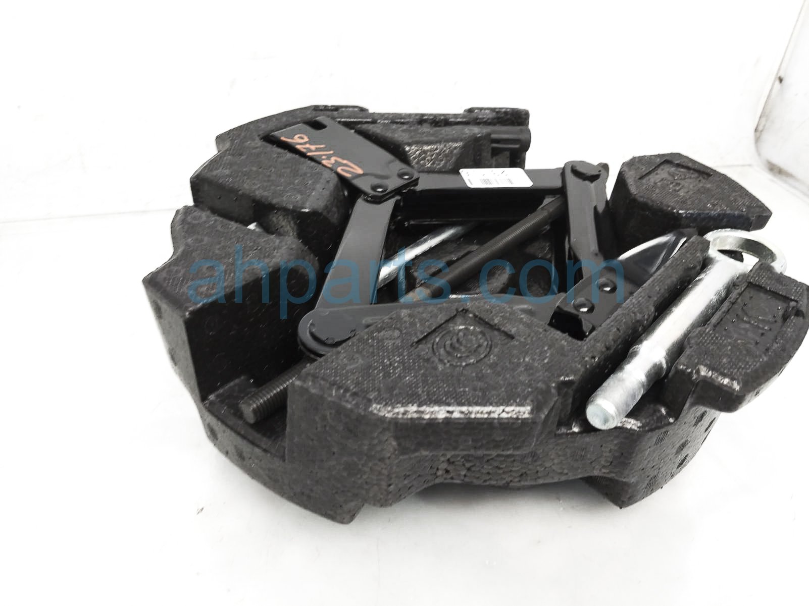 Sold 2021 Subaru Crosstrek Jack Kit & Foam Holder Assy 97035FJ050 Replacement Sold 2021 Subaru Crosstrek Jack Kit & Foam Holder Assy 97035FJ050 Replacement thumbnail