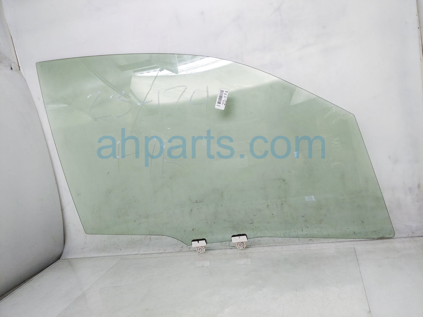 $150 Subaru FR/RH DOOR WINDOW GLASS $150 Subaru FR/RH DOOR WINDOW GLASS