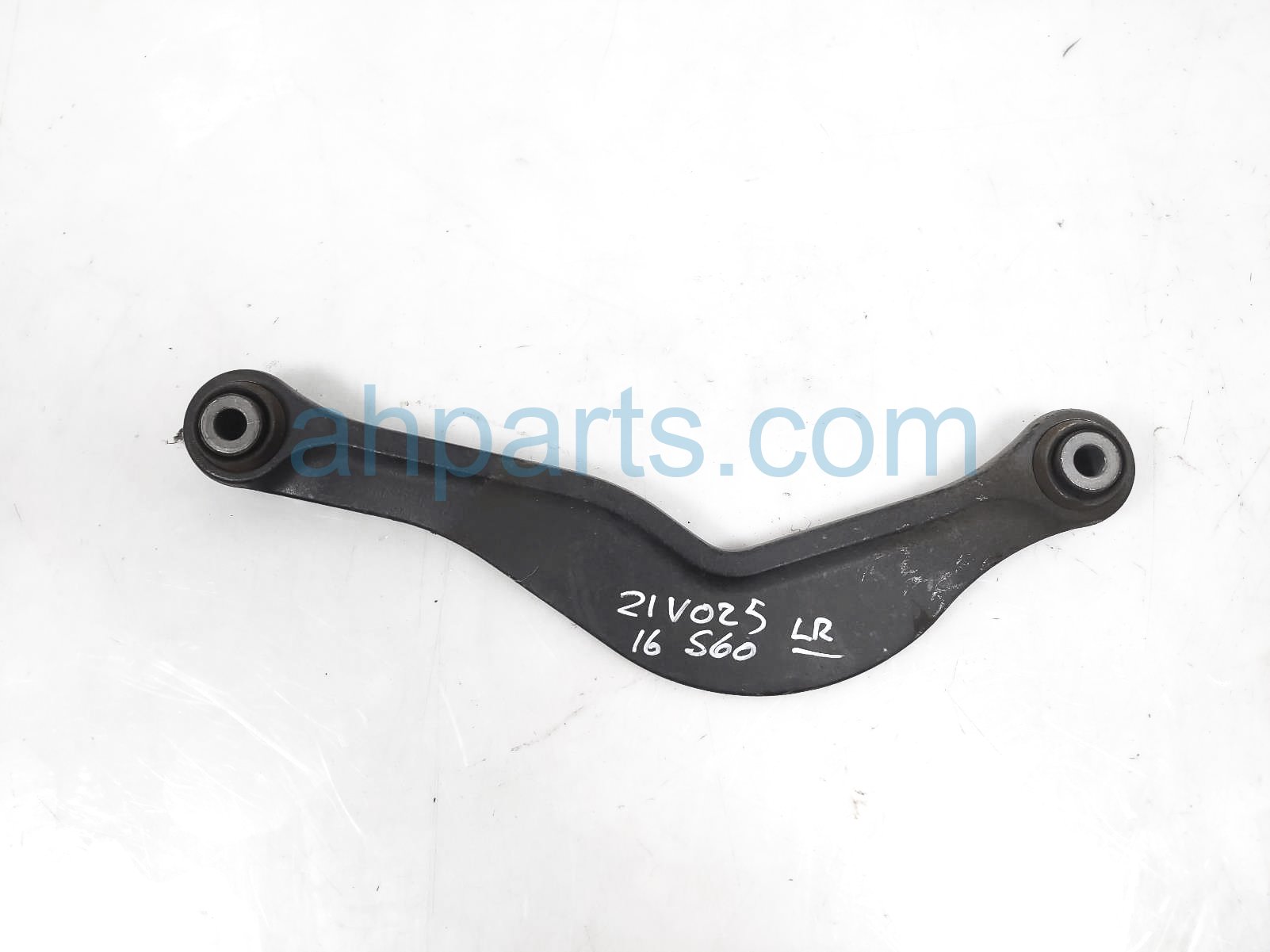 $50 Volvo RR/LH UPPER LATERAL CONTORL ARM $50 Volvo RR/LH UPPER LATERAL CONTORL ARM